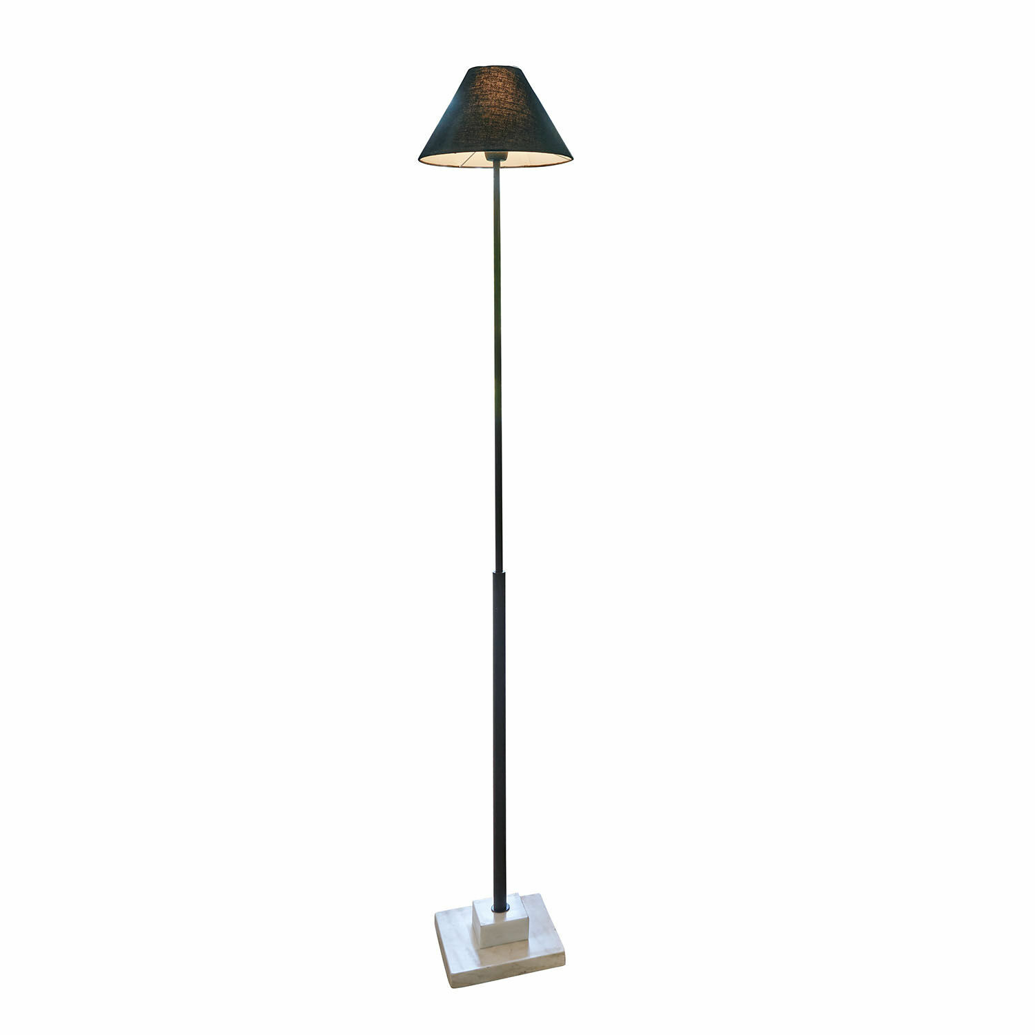 Lampa podłogowa Orvienne Czarna lampa podłogowa z materiałowym kloszem i marmurową podstawą do salonu