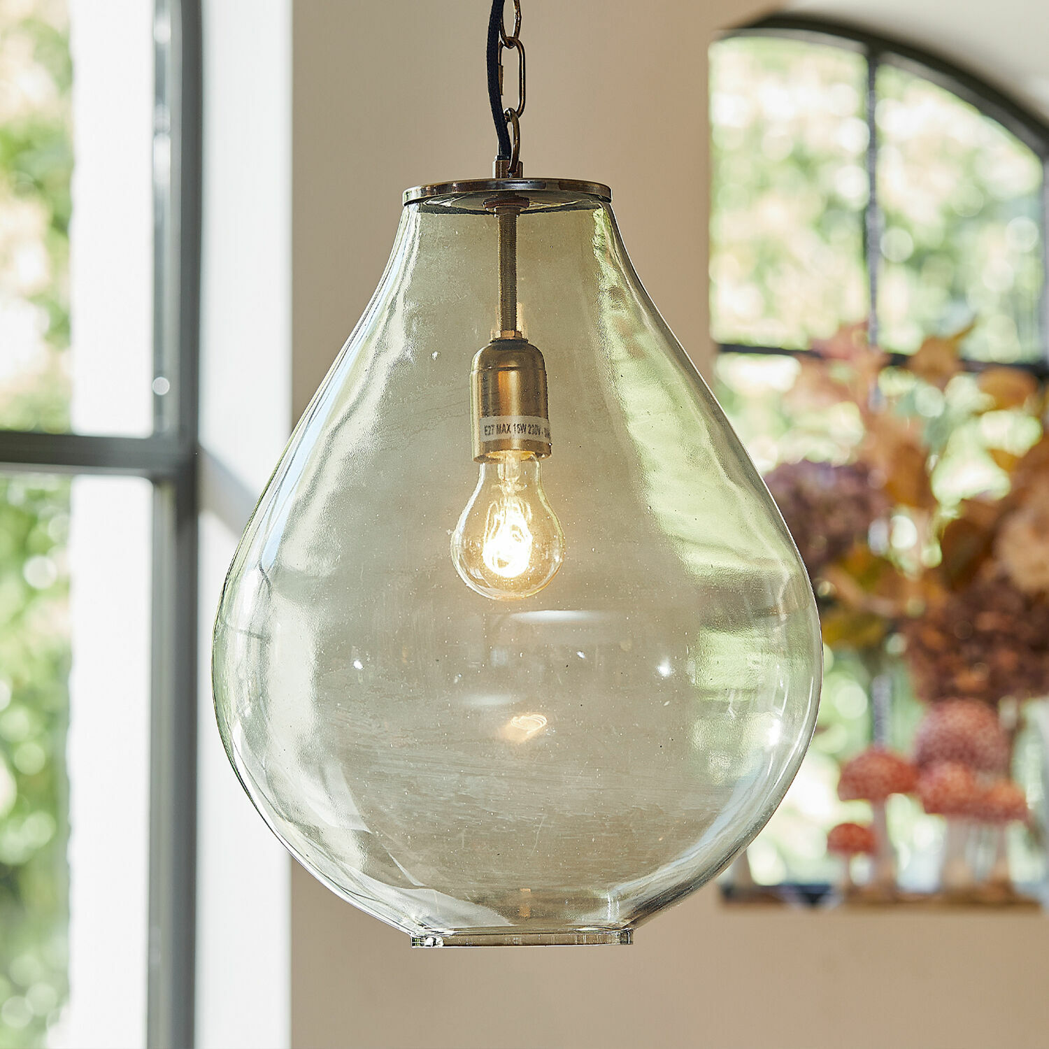 Lampa wisząca Deloire Szklana lampa wisząca w kształcie kropli z metalowym uchwytem, nowoczesne oświetlenie do salonu