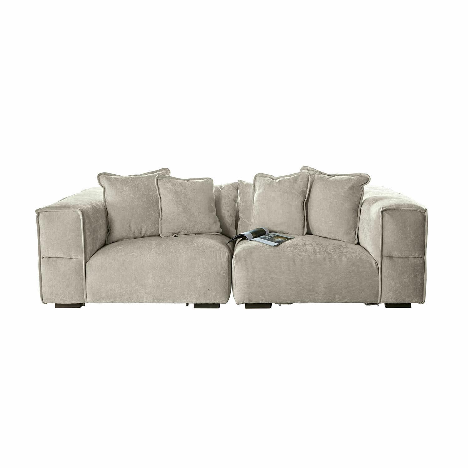Sofa Gémonville Beżowa sofa z miękkiego materiału z poduszkami, nowoczesny mebel wypoczynkowy do salonu