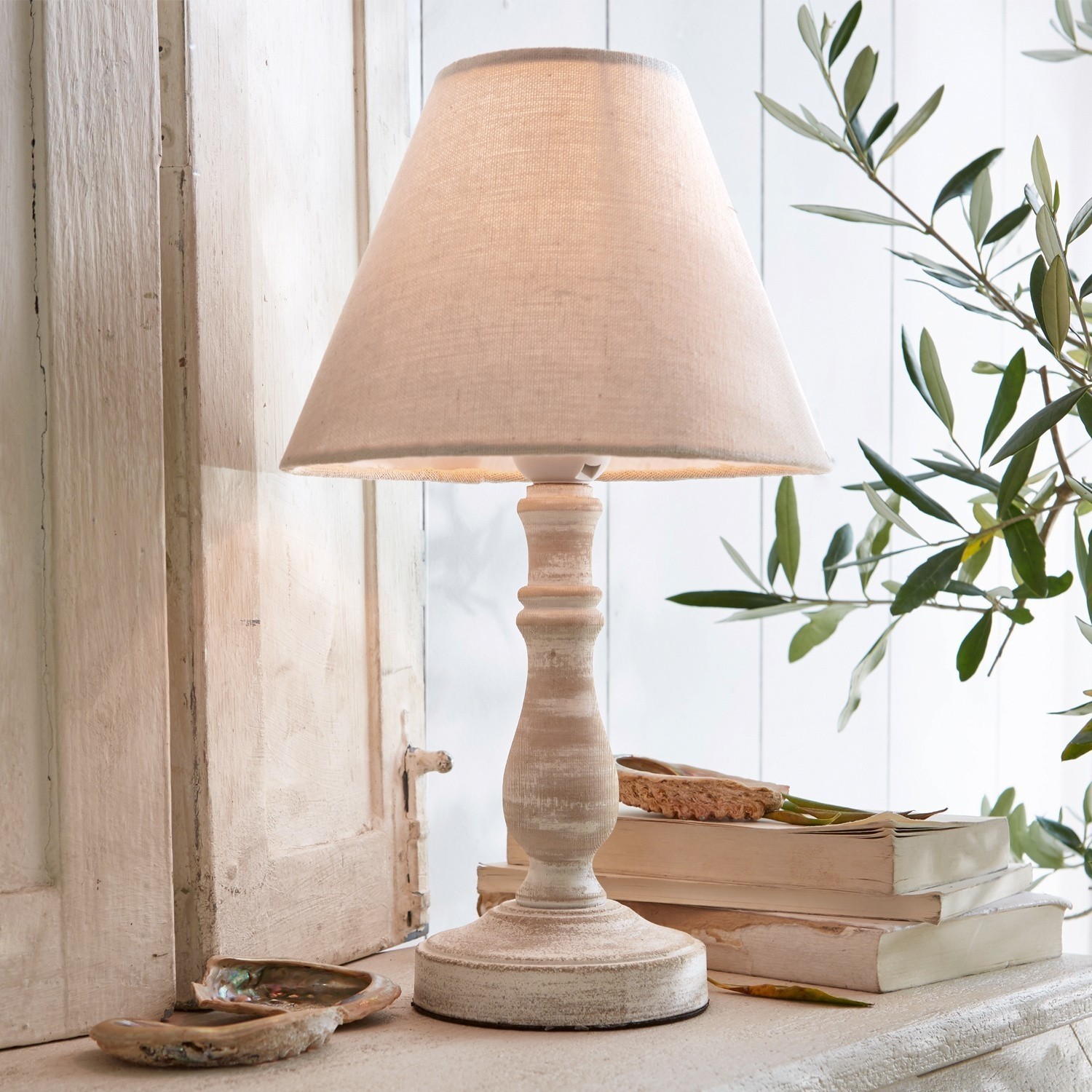 Lampa stołowa Kayenta Lampka stołowa z białego drewna z beżowym abażurem, dekoracyjna lampa do salonu