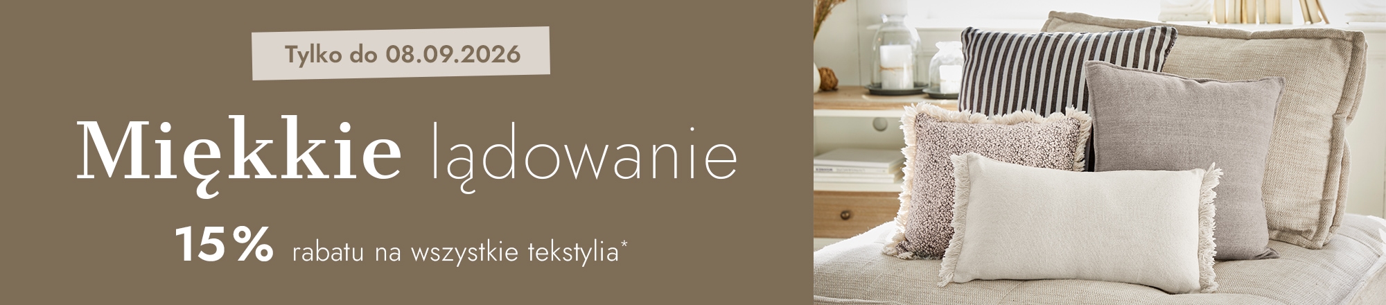 Zestaw miękkich poduszek dekoracyjnych w naturalnych beżowych i szarych odcieniach na kanapie, tekstylia domowe