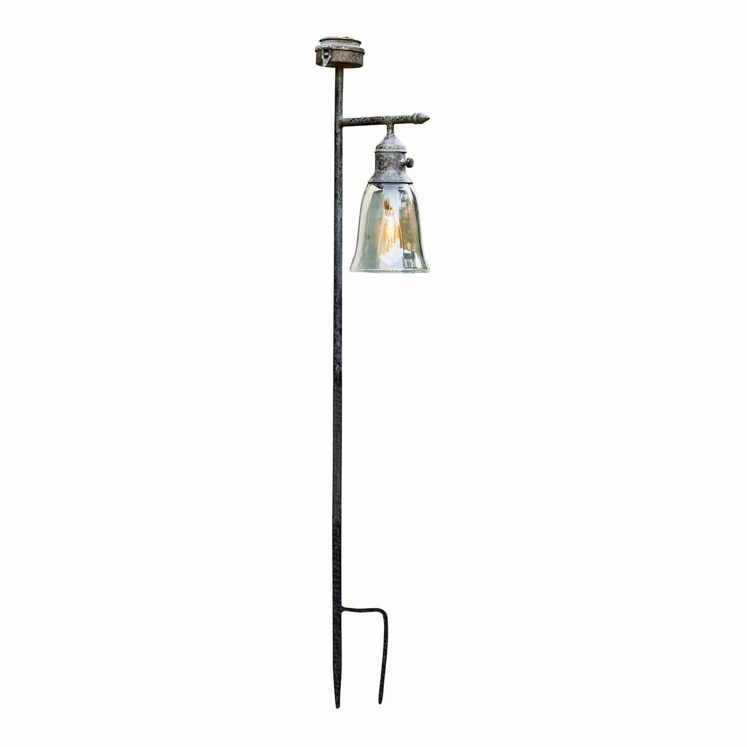 Latarnia solarna Kobina Metalowa lampa ogrodowa z przezroczystym kloszem i czarnym, postarzałym wykończeniem
