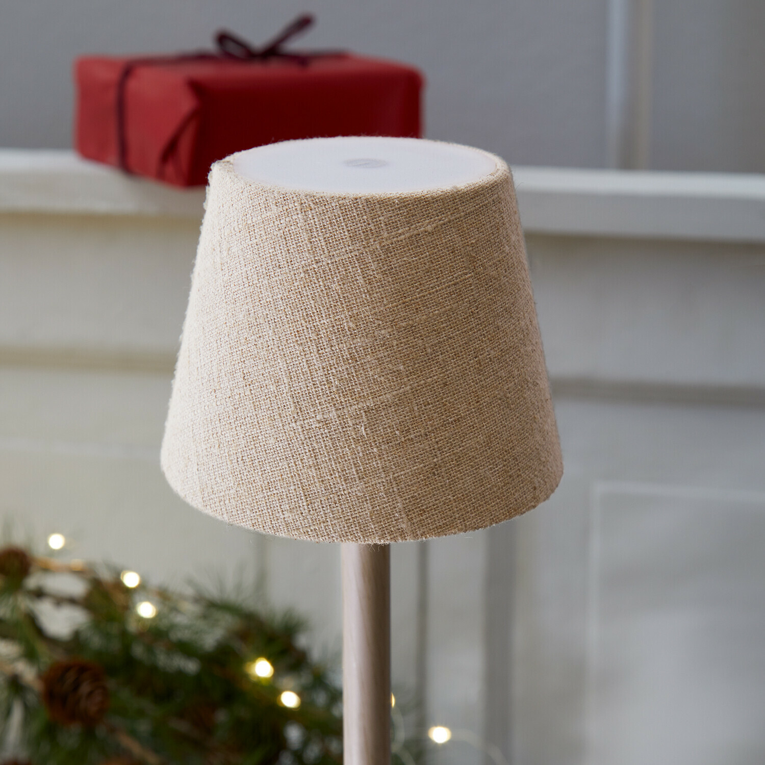 Lampa podłogowa z opcją ładowani Sylvainie