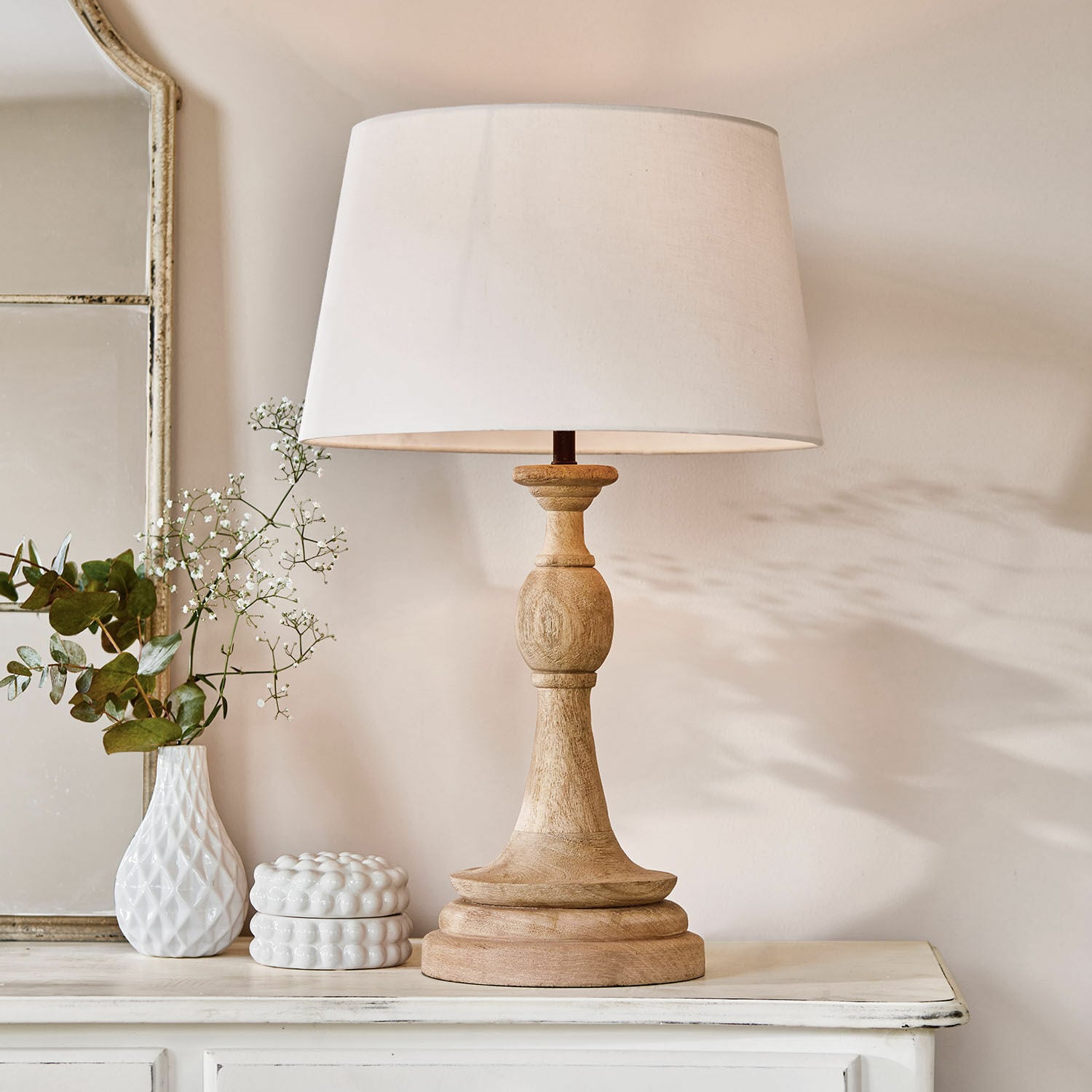 Lampa stołowa Dardilly Lampka stołowa z drewnianą podstawą i białym abażurem, dekoracja wnętrza, oświetlenie salonu