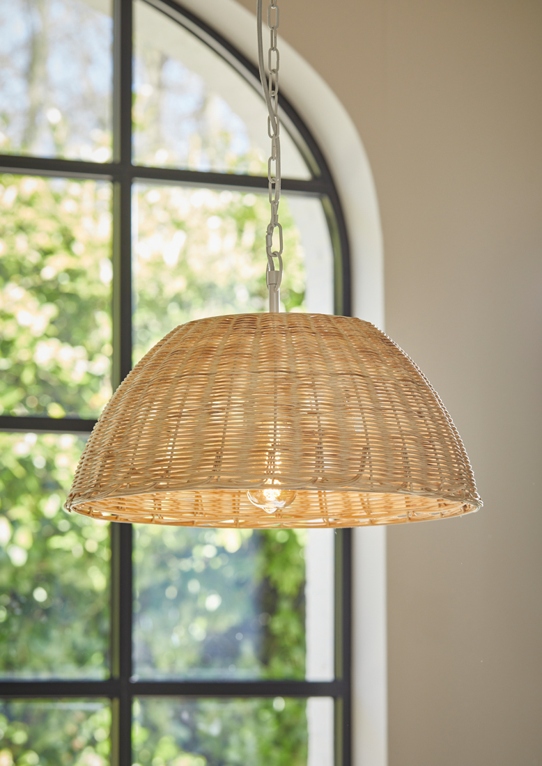 Lampa wisząca z wikliny w naturalnym kolorze, stylowa dekoracja do wnętrz z efektem ciepłego światła