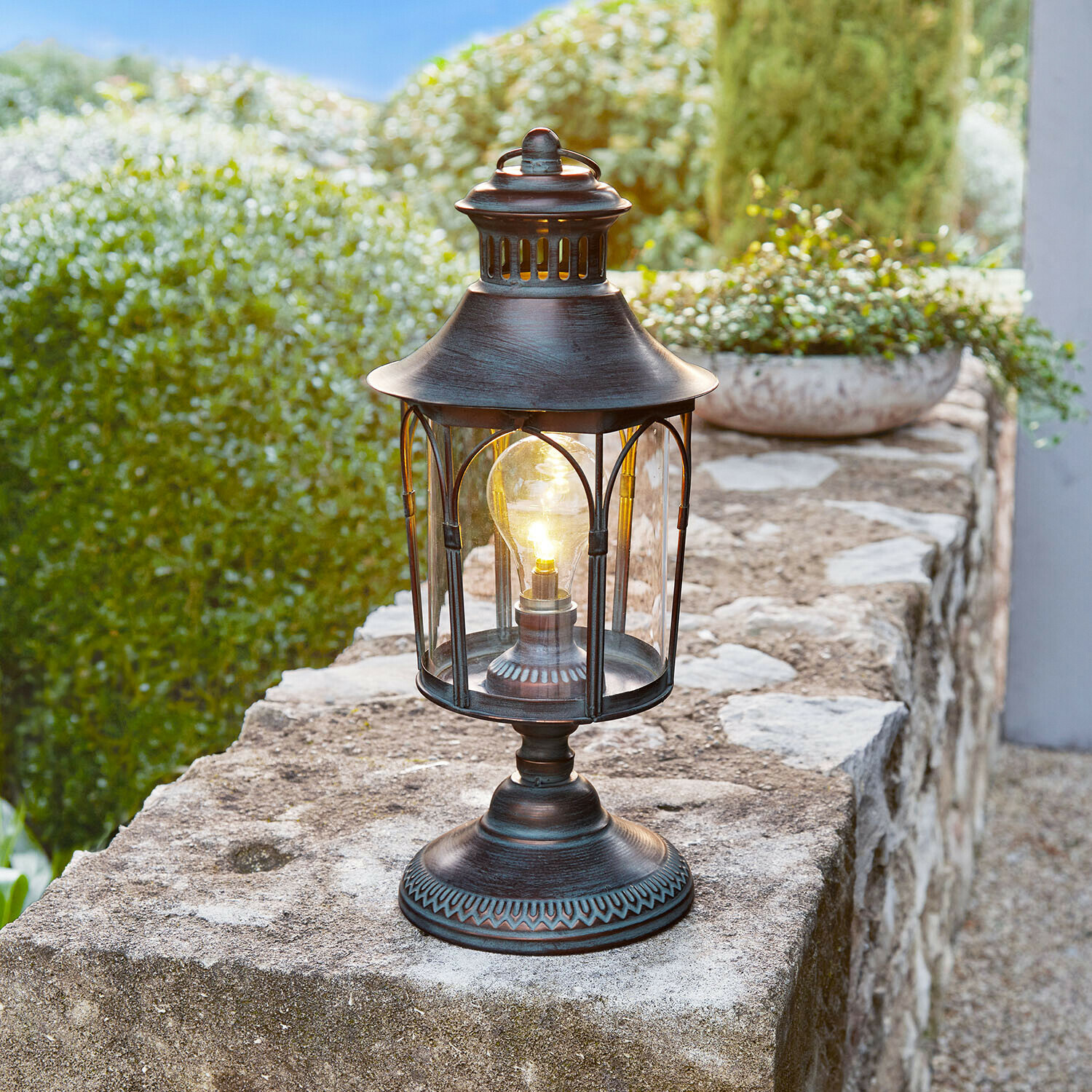 Lampion LED Brélomine Metalowa latarnia stołowa w stylu vintage z przezroczystym szkłem i żarówką, dekoracja ogrodowa