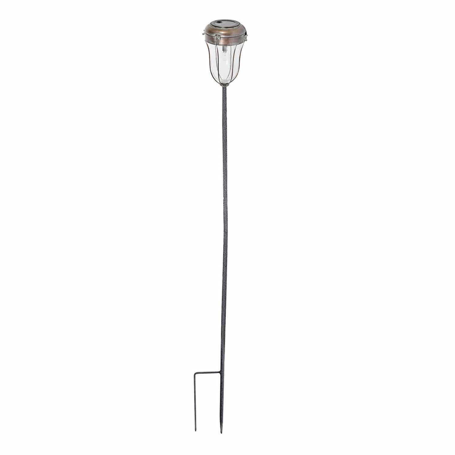 Lampion solarny Wynyard Metalowa lampa ogrodowa na długim czarnym stojaku z przezroczystym kloszem i miedzianą górą