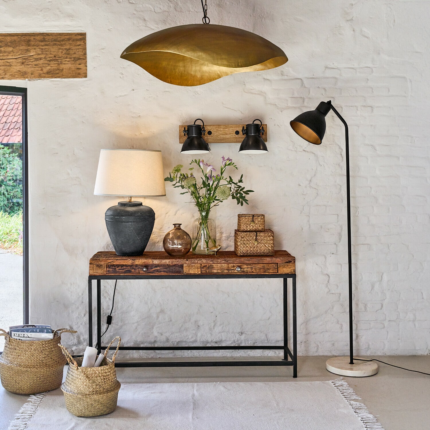 Lampa stojąca Mockville