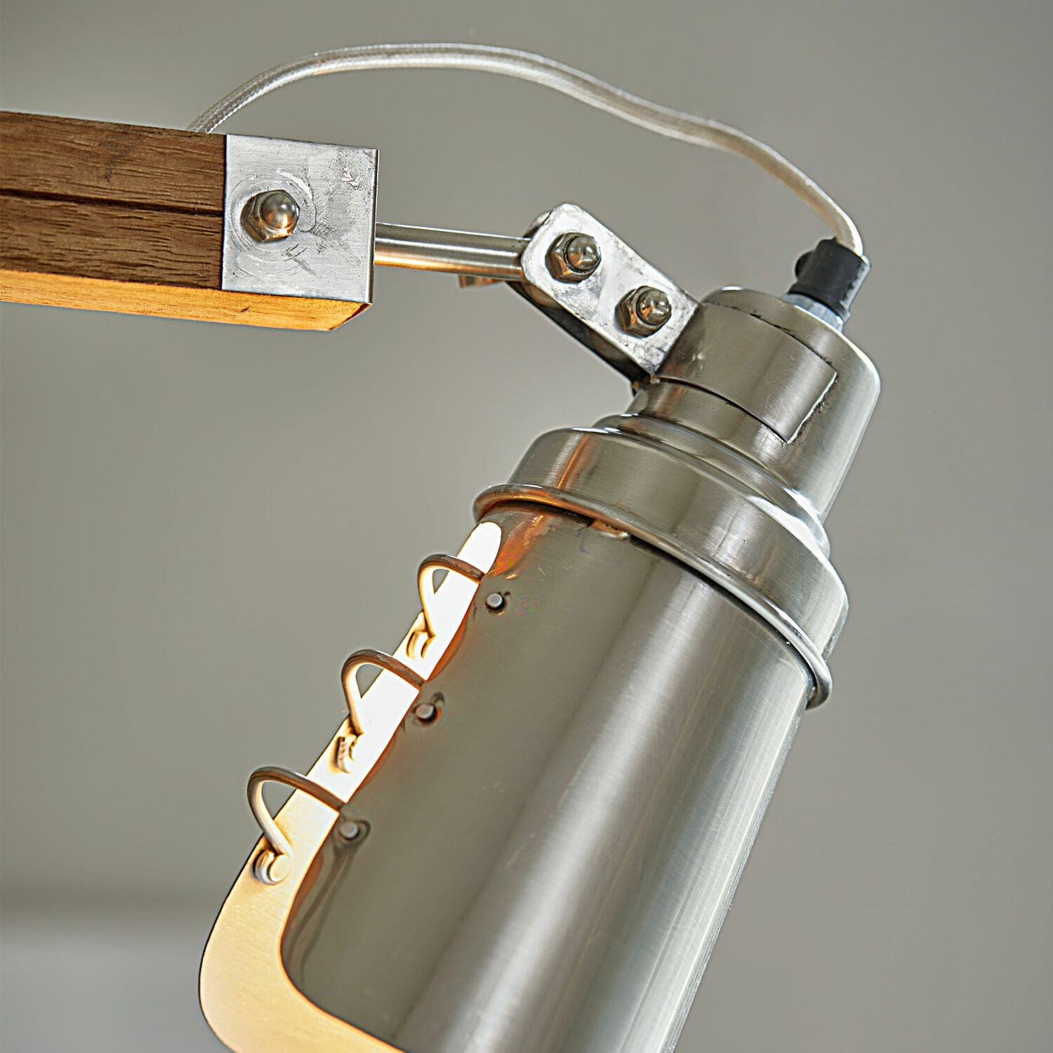 Lampa z zaciskiem Lewiston