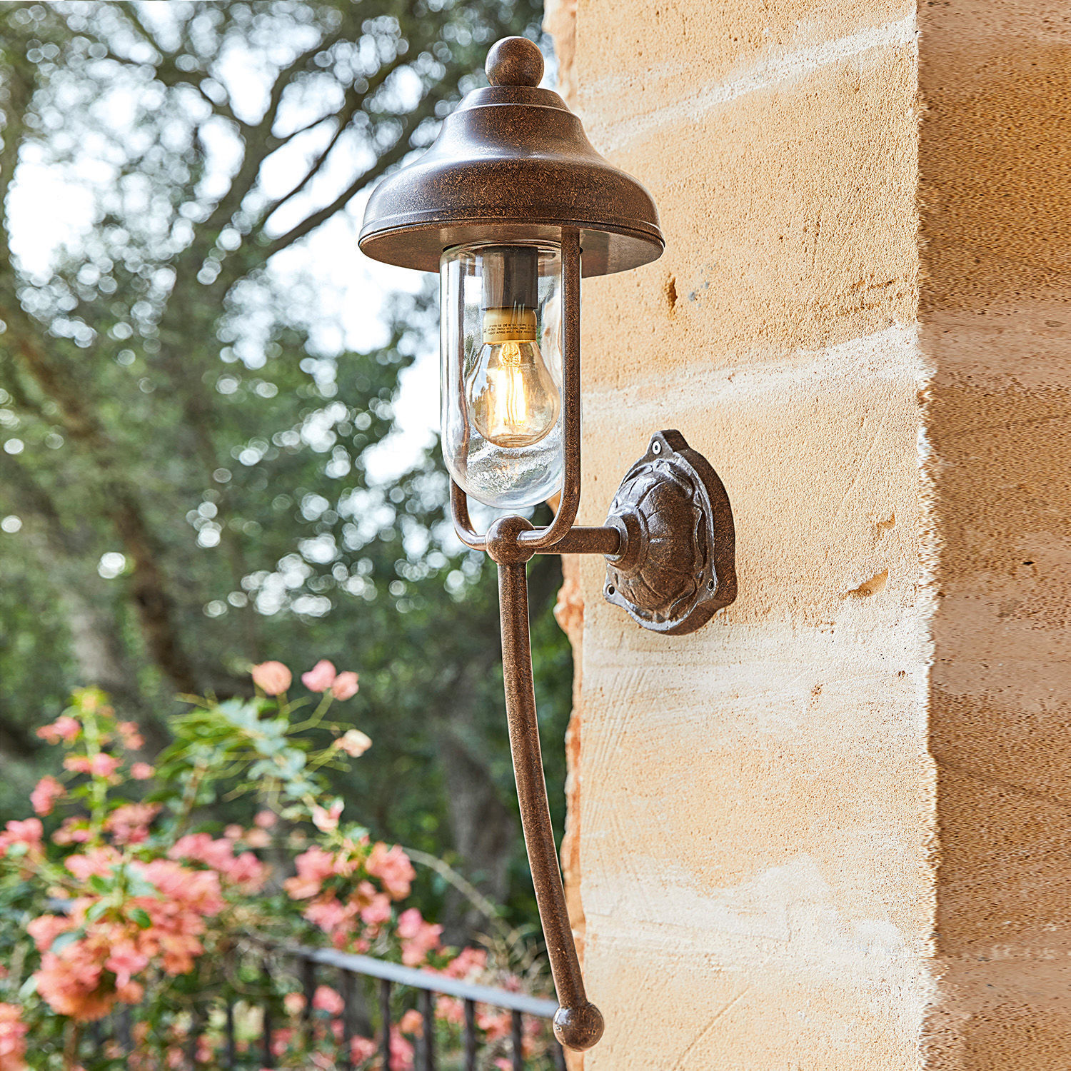 Kinkiet zewnętrzny Keely