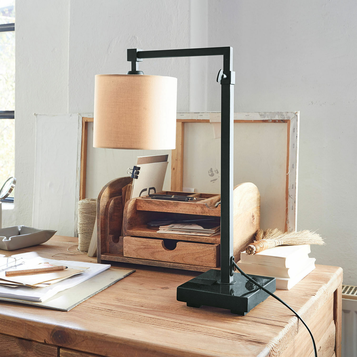 Lampa stołowa Larsine