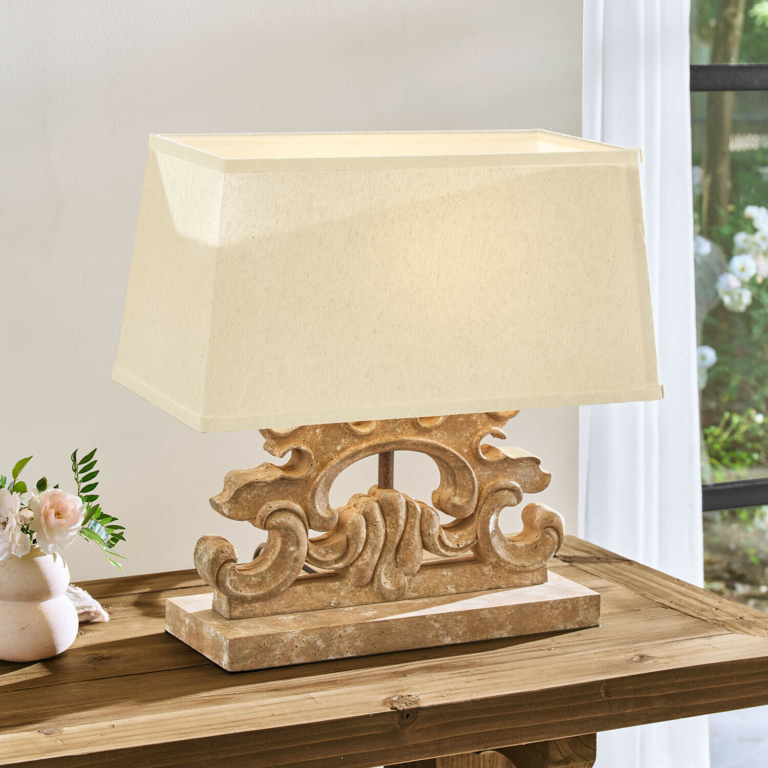 Lampa stołowa Portenza Lampka stołowa z beżowym abażurem i ozdobną podstawą z kamienia w stylu vintage