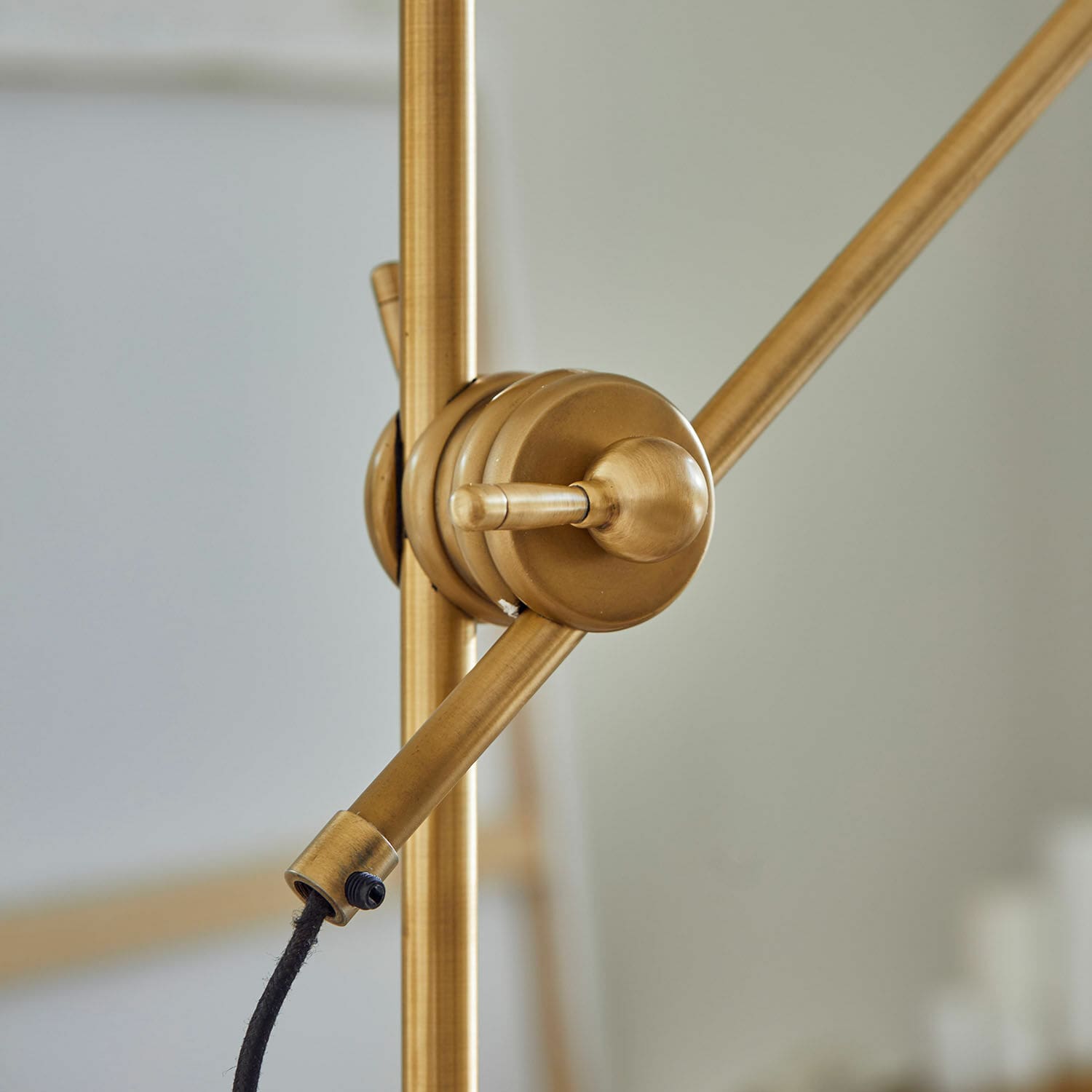 Lampa podłogowa Delacroille