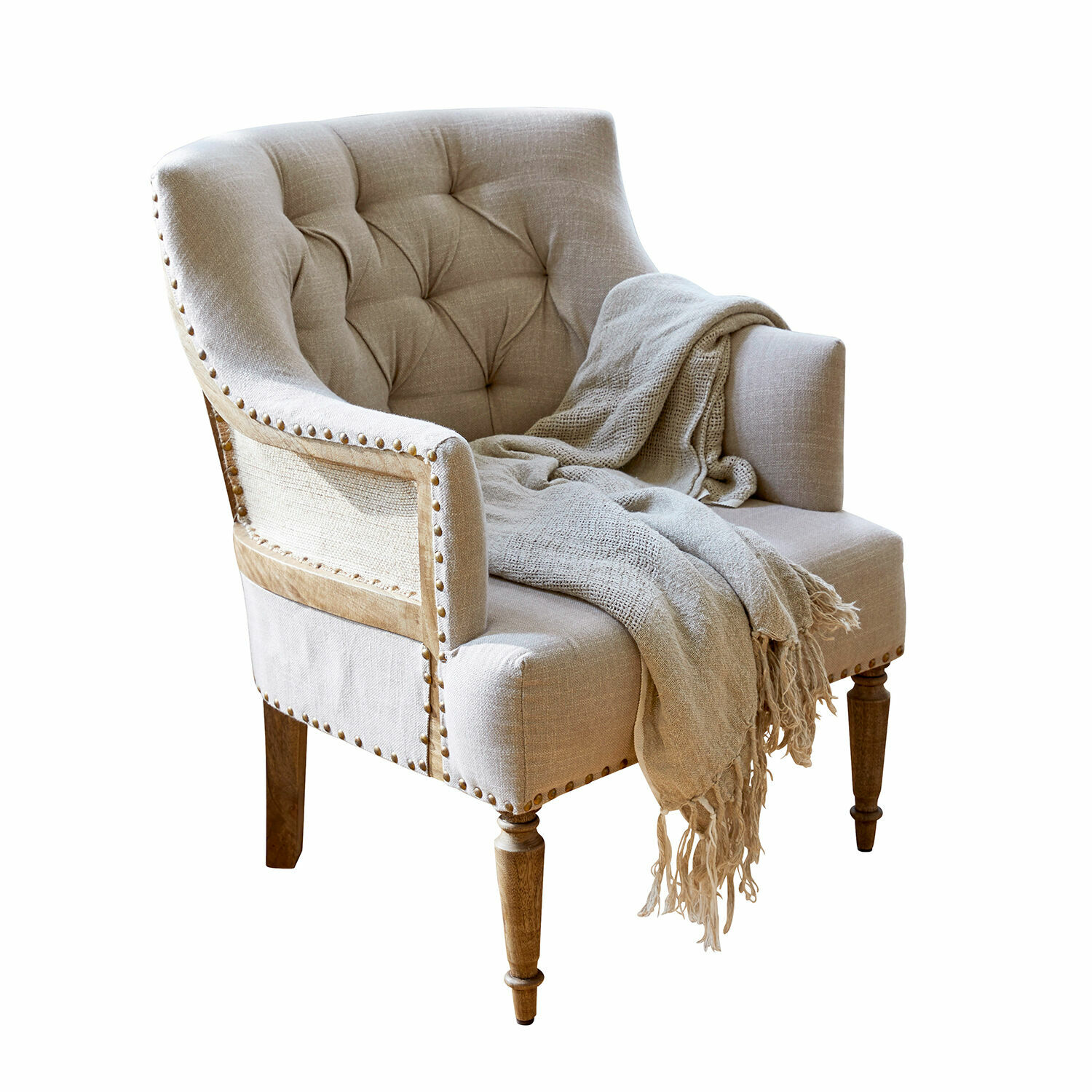 Fotel Bebington Beżowy fotel tapicerowany z drewnianymi nogami i miękkim pledem, styl vintage do salonu
