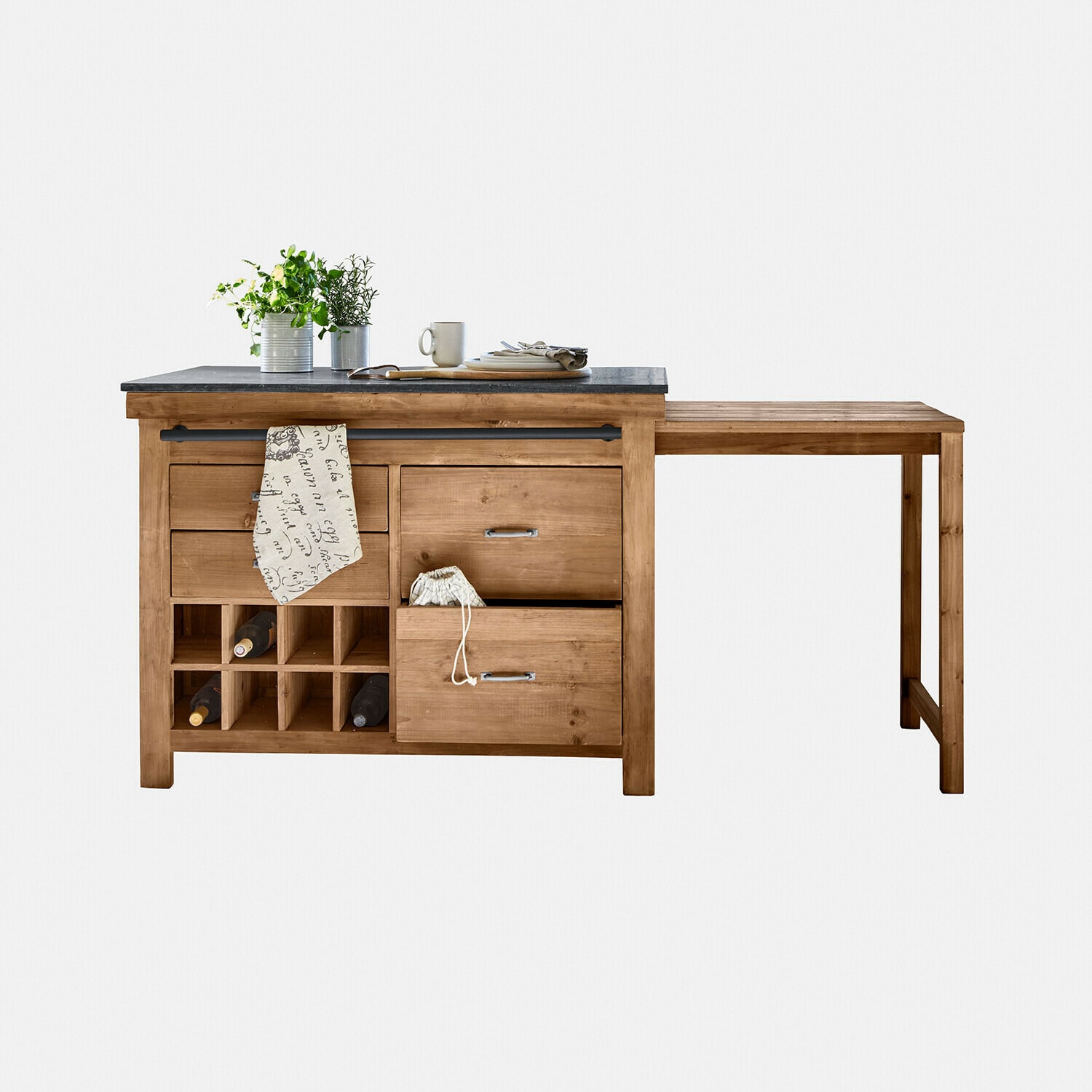 Drewniana wyspa kuchenna z czarnym blatem i miejscem na wino, praktyczny mebel do kuchni