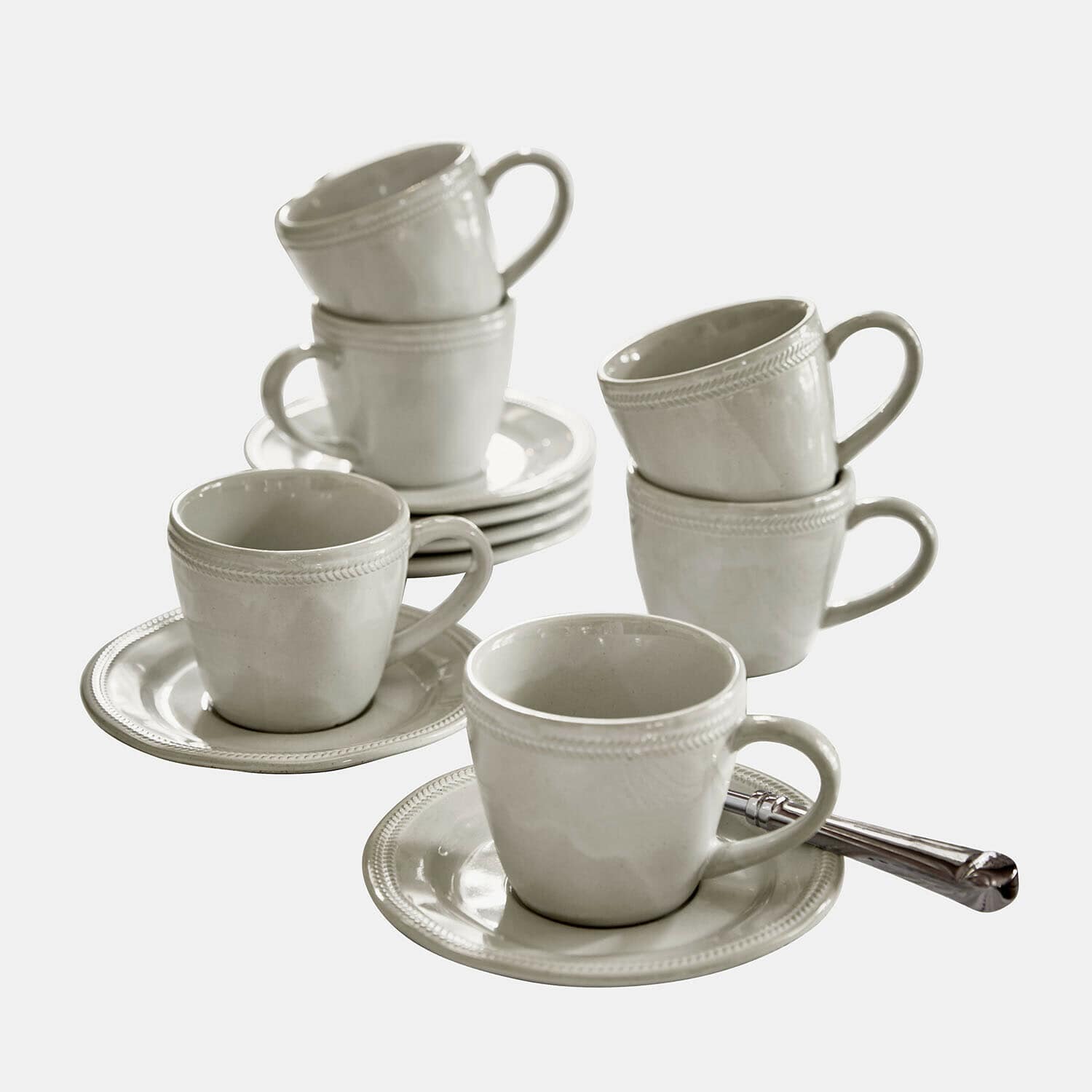 Filiżanka ze spodkiem, zestaw 6 szt. Norrvik Zestaw sześciu kremowych ceramicznych filiżanek ze spodkami i łyżeczką do kawy