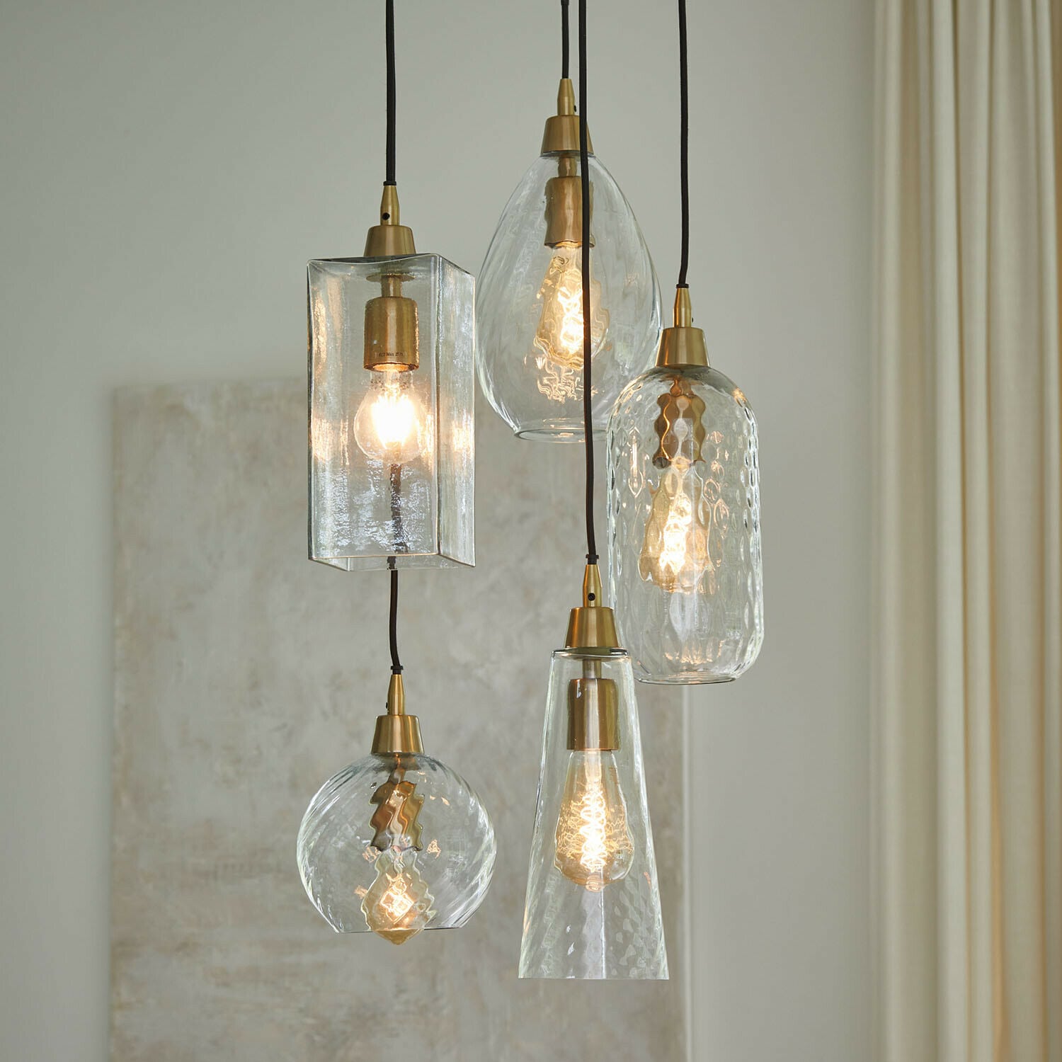 Lampa wisząca Brightmoor Zestaw pięciu szklanych lamp wiszących z mosiężnymi elementami w stylu vintage do oświetlenia wnętrz