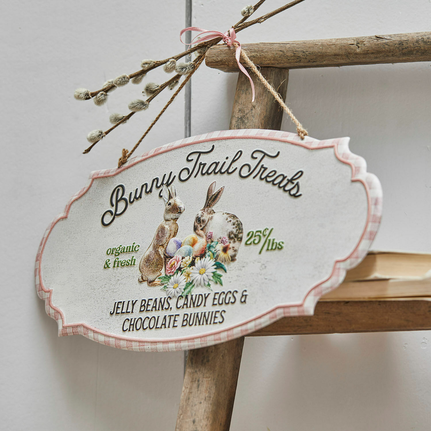 Tablica dekoracyjna Bunny Trail Dekoracyjna tabliczka Bunny Trail Treats z motywem królików i pisanek, rustykalny styl do domu