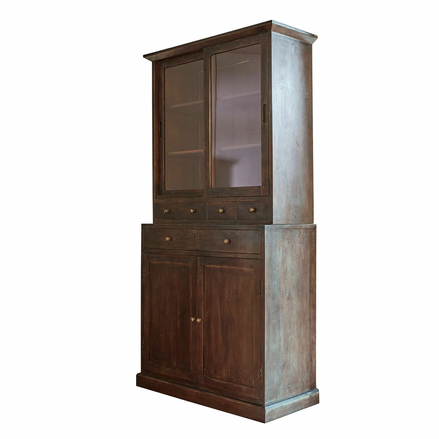 Masywna drewniana witryna z ciemnego drewna z przeszklonymi drzwiami i szufladami do przechowywania