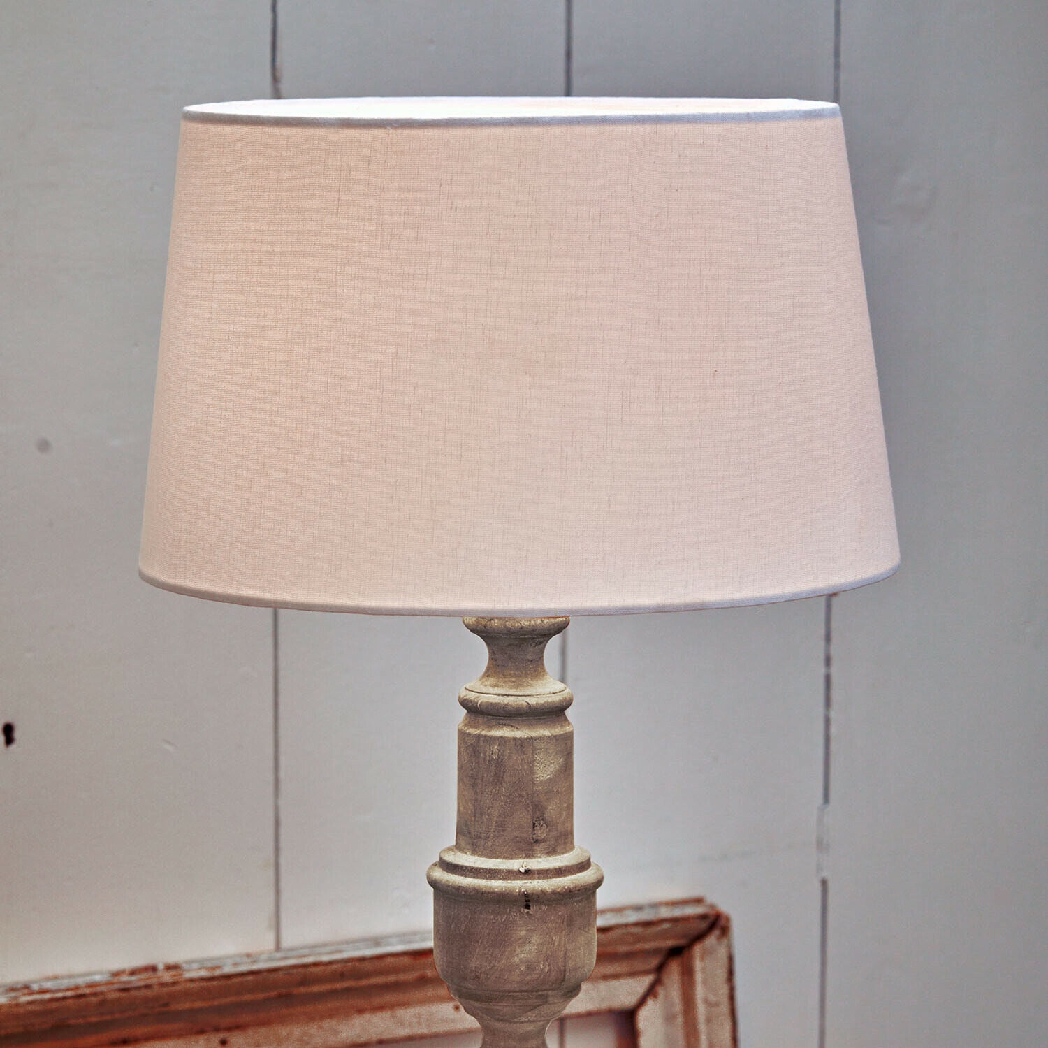 Lampa podłogowa Wynleigh