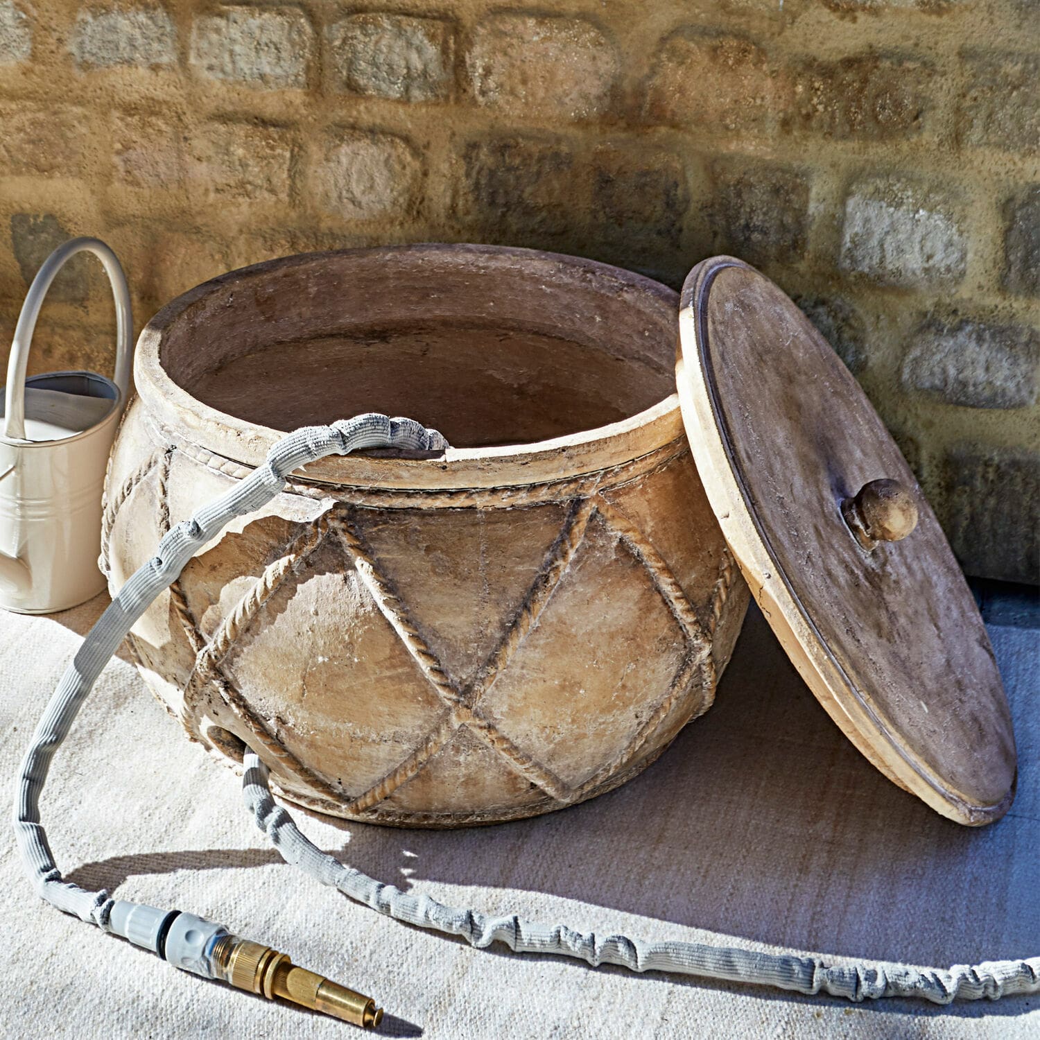 Wiadro na wąż ogrodowy Hulcier Duży ceramiczny pojemnik z pokrywą w beżowym kolorze z geometrycznym wzorem, wazon dekoracyjny