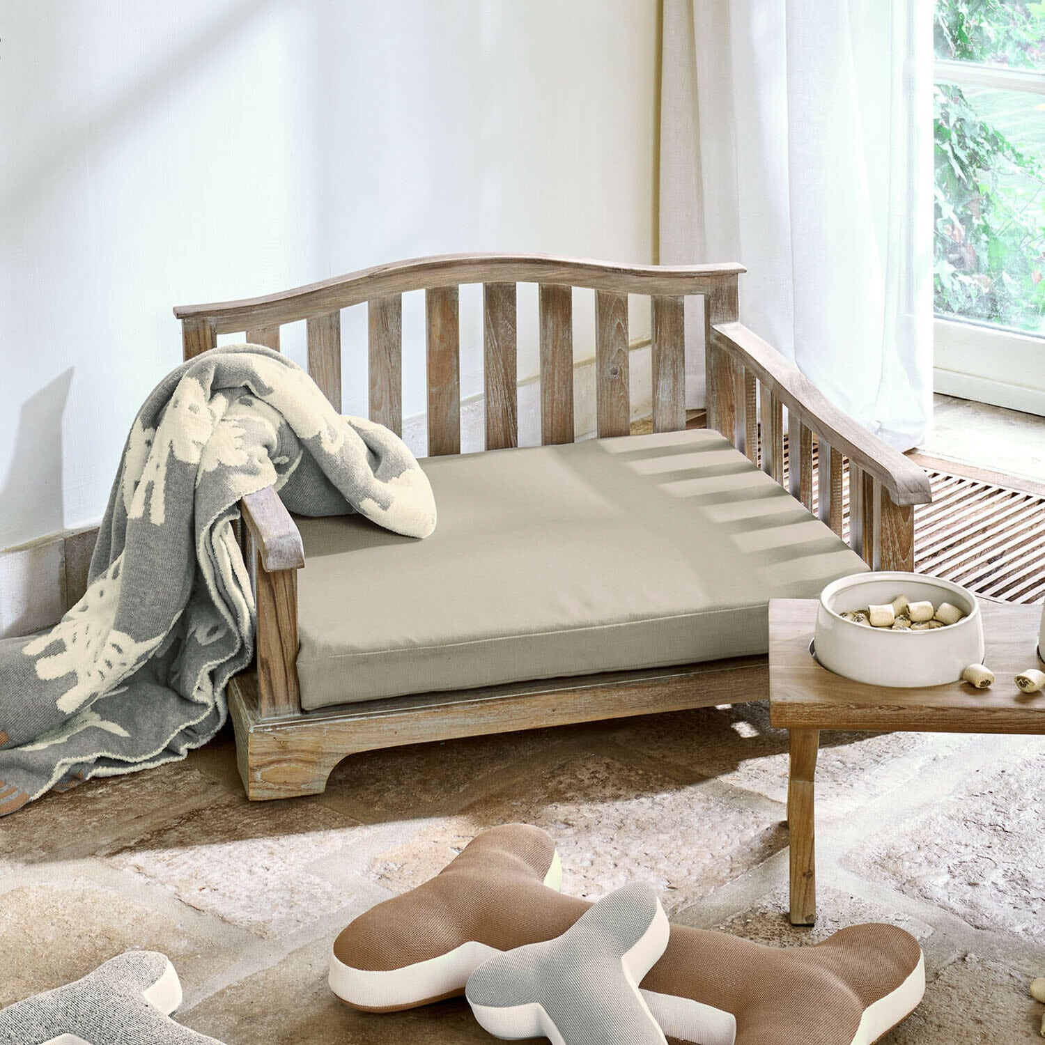Sofa dla zwierzęcia do wnętrz i na zewnątrz Waggins