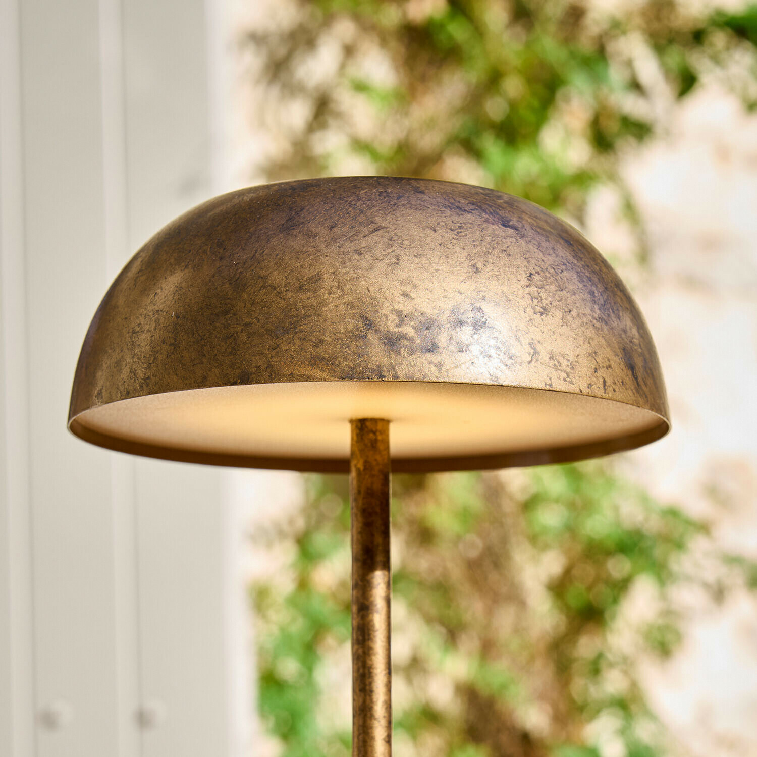 Lampa stołowa do ponownego ładowania Lumirah
