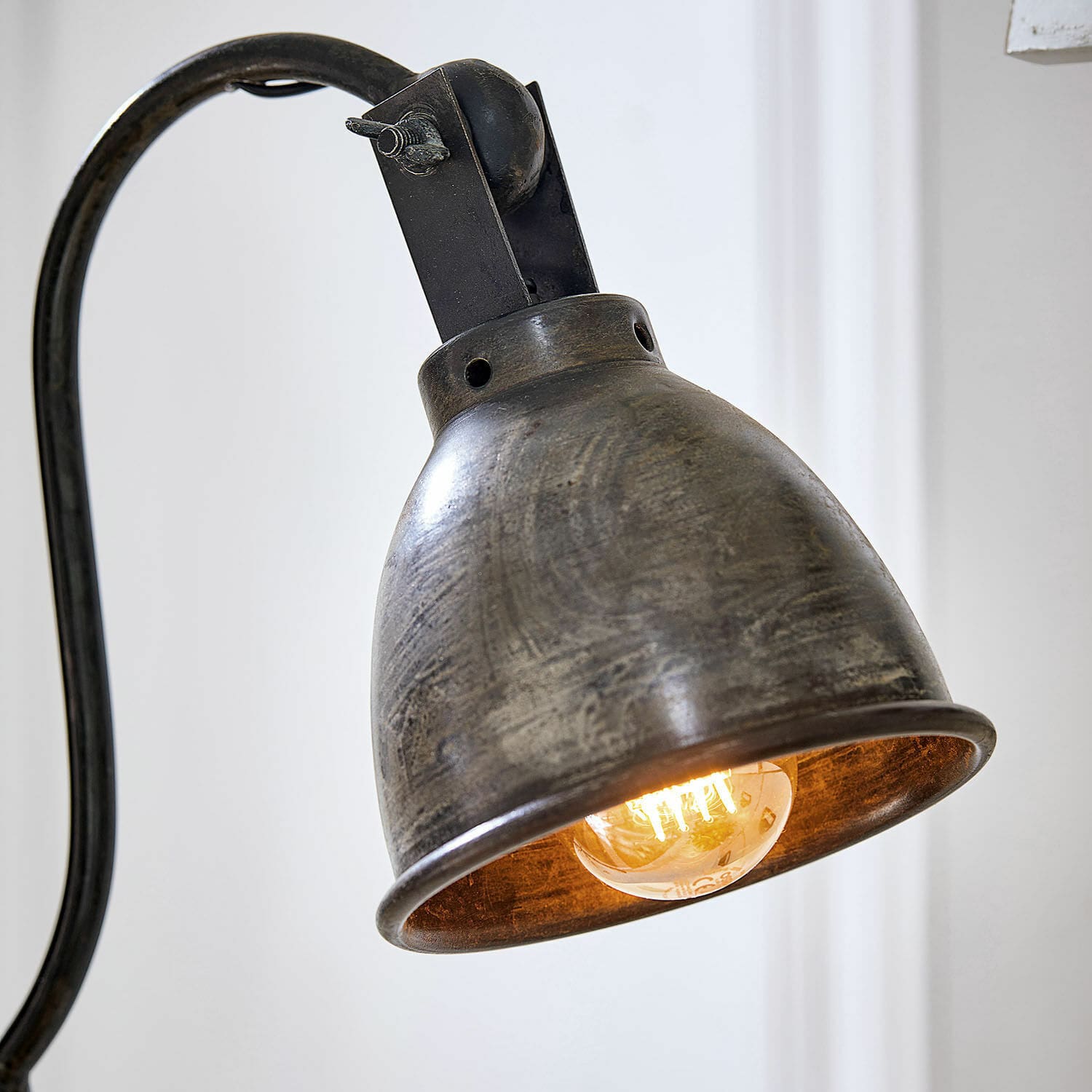 Lampa z zaciskiem Parkville