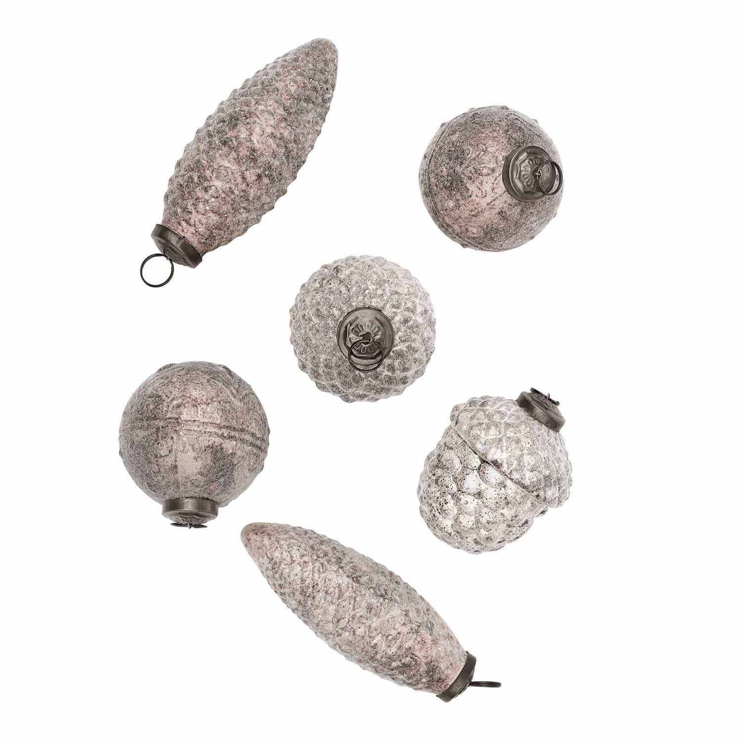 biały Zestaw 6 białych ozdób świątecznych z teksturą szyszki do dekoracji choinki