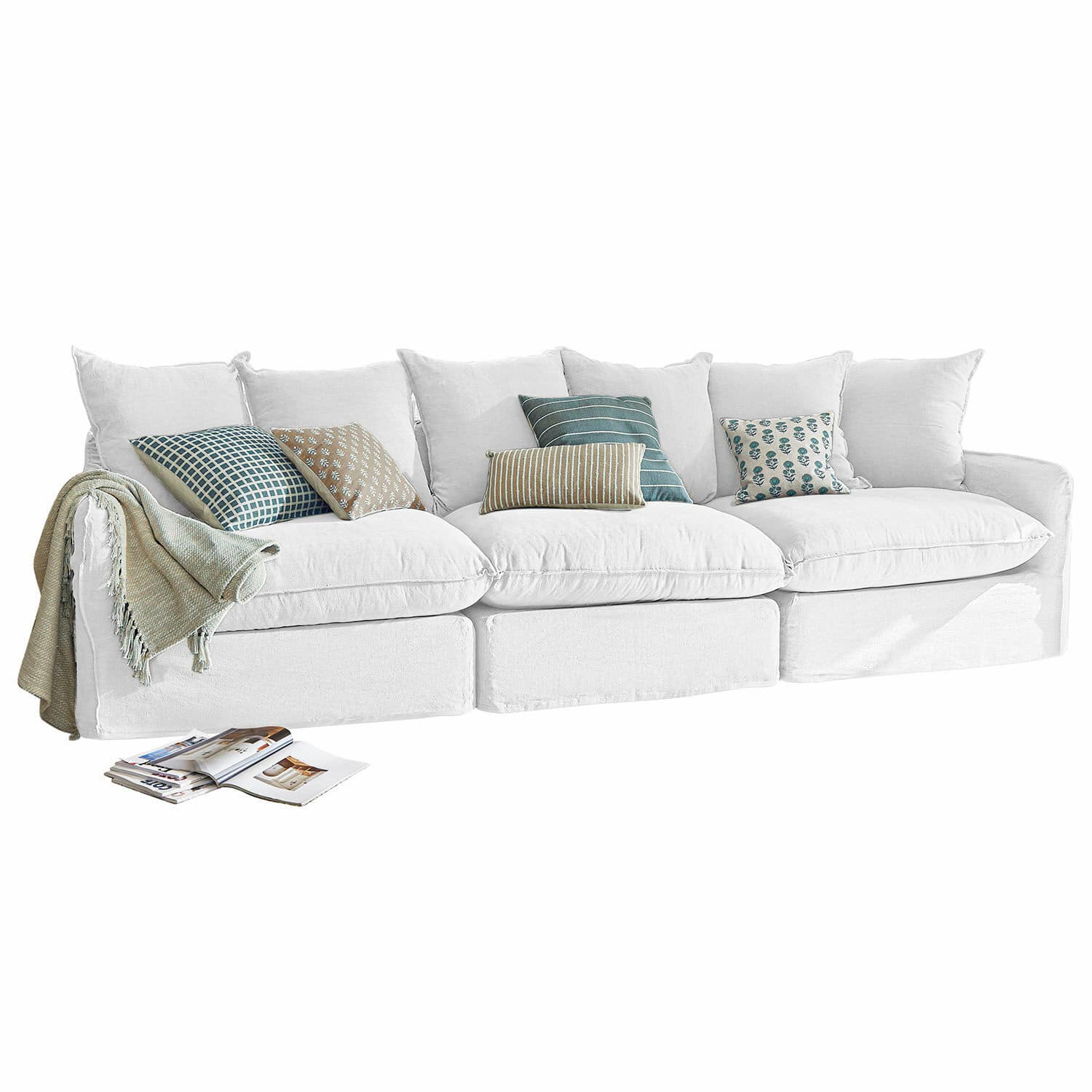Sofa Finchingfield Duża biała sofa z tkaniny z poduszkami w zielone i beżowe wzory oraz kocem, wygodne meble do salonu