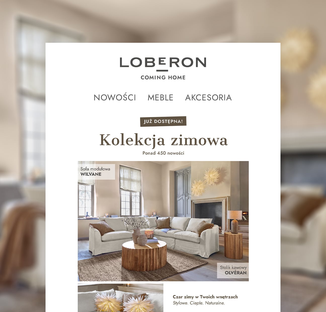 Modułowa sofa Wilvane w jasnym kolorze z drewnianym stolikiem kawowym Olveran w naturalnym wnętrzu