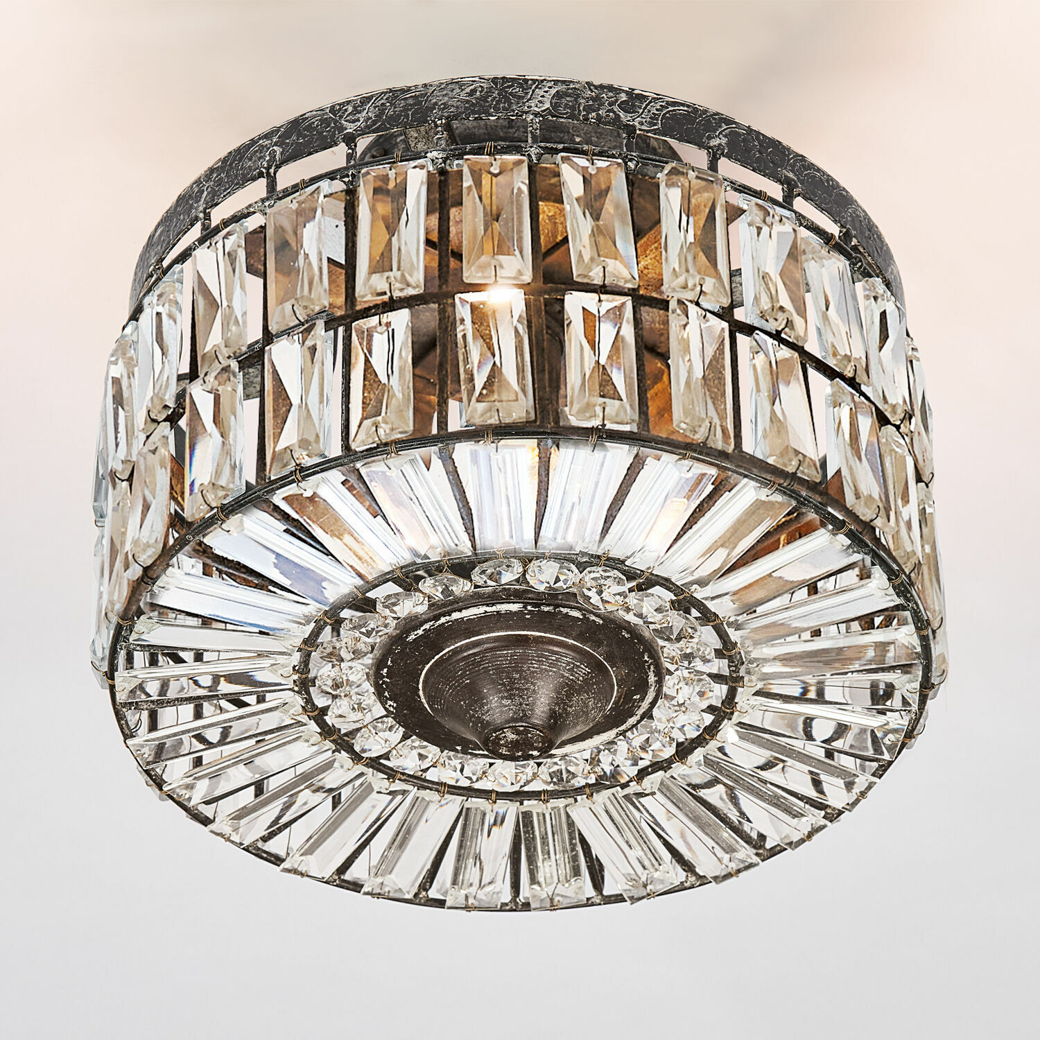 Lampa sufitowa Hutton Okrągły sufitowy kinkiet z metalu i przezroczystych kryształów, dekoracyjny żyrandol do salonu