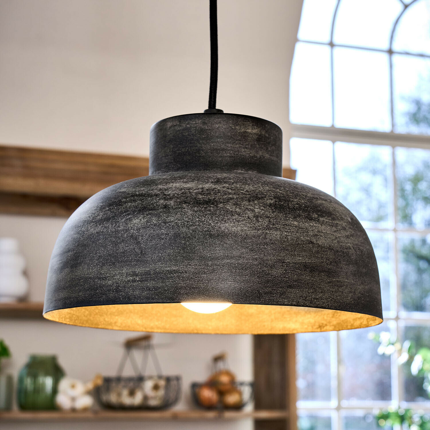 Lampa wisząca Soleil de Minuit Wisząca lampa z czarnego metalu z ciepłym światłem, nowoczesny industrialny design do salonu