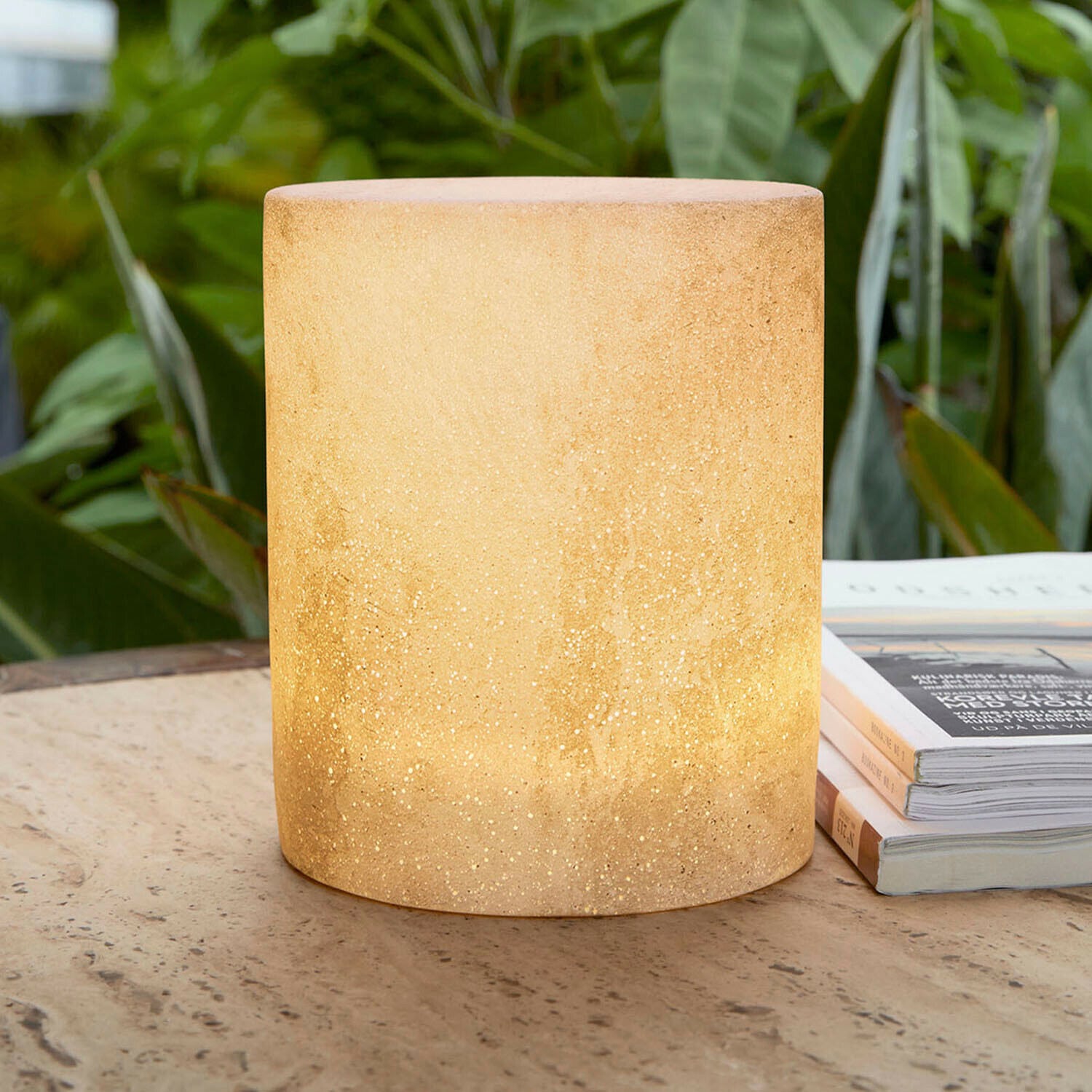 Lampa LED do ponownego ładowania Marévos Oświetlenie stołowe w kształcie walca z matowego szkła w ciepłym beżowym kolorze na taras lub balkon