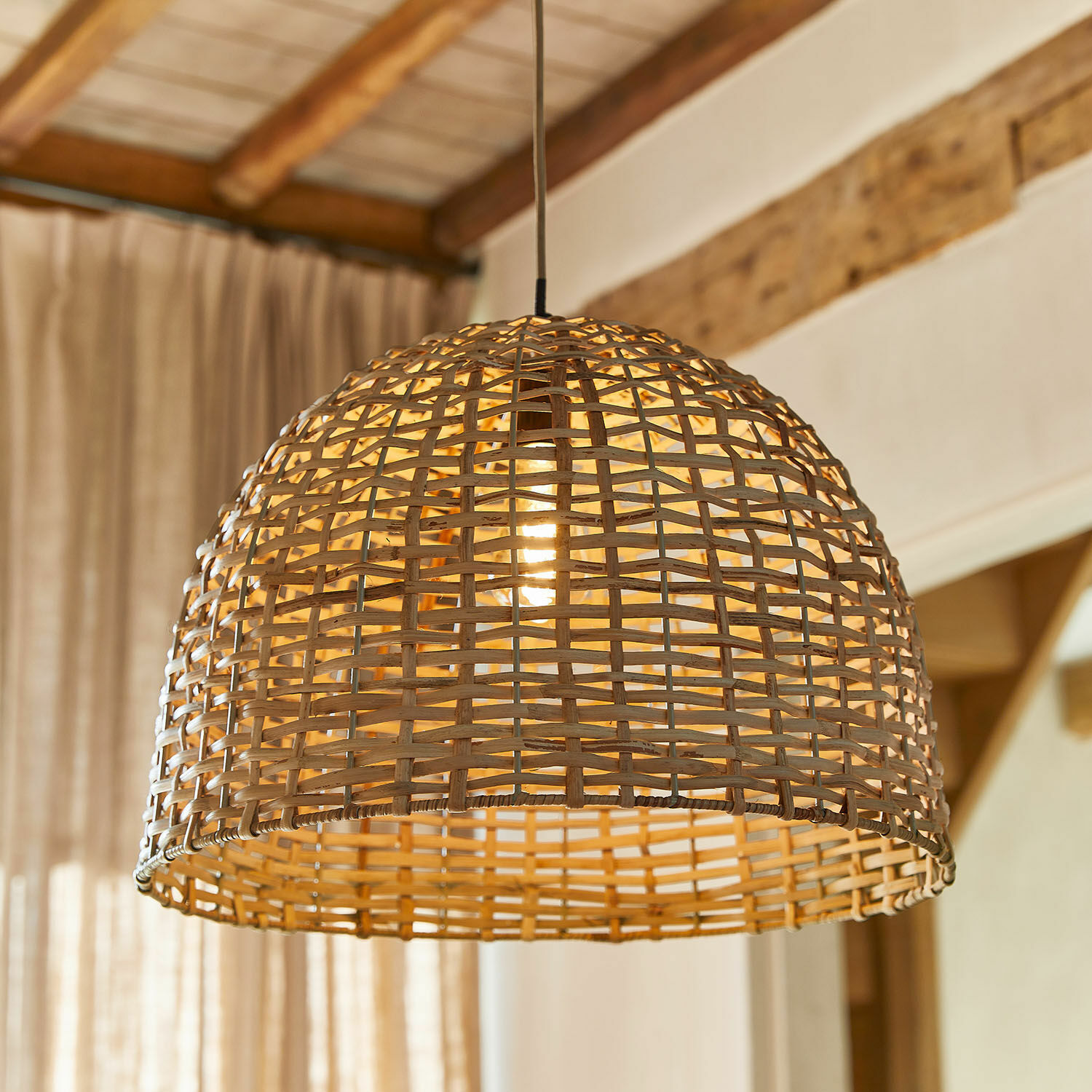 Lampa wisząca Tiquinal Lampa wisząca z plecionego rattanu w naturalnym kolorze, stylowa lampa sufitowa do salonu