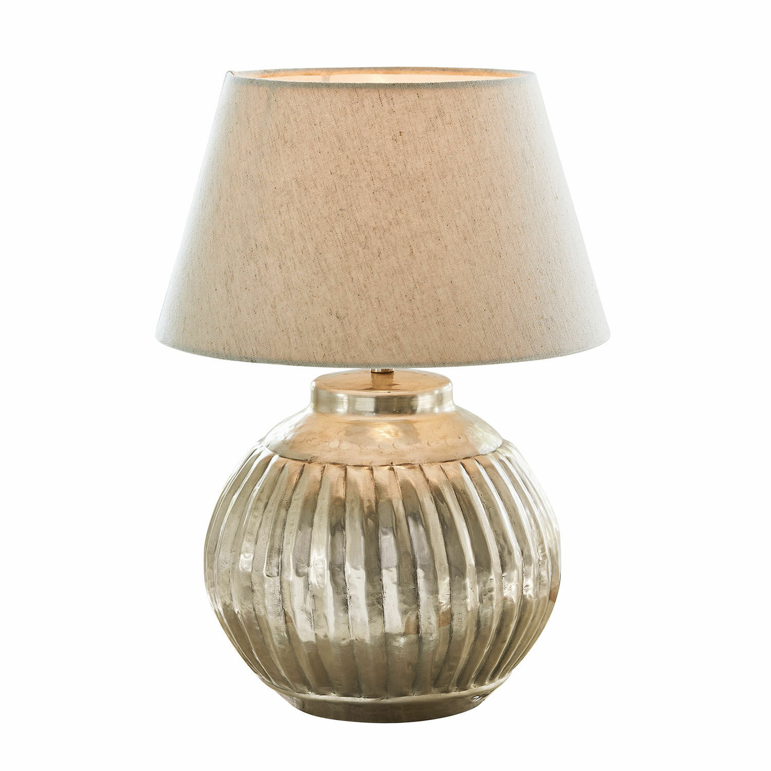 Lampa stołowa Lillemor Lampka stołowa z metalową, żłobioną podstawą w kolorze złotym i beżowym abażurem