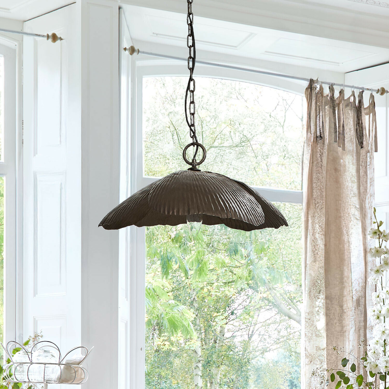 Lampa wisząca Jardin Élance Wisząca lampa z metalu w kształcie liścia w kolorze ciemnoszarym, dekoracja do salonu z naturalnym światłem