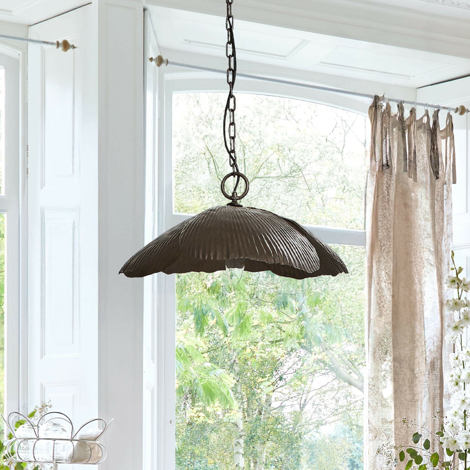 Lampa wisząca Jardin Élance Wisząca lampa z metalu w kształcie liścia w kolorze ciemnoszarym, dekoracja do salonu z naturalnym światłem
