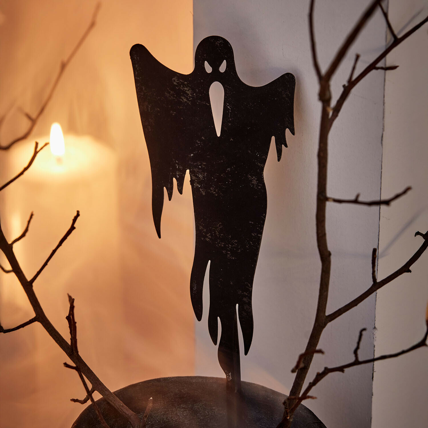 Pręt dekoracyjny Dorellia Dekoracja z czarnego metalu w kształcie ducha na Halloween, ozdoba do domu i ogrodu