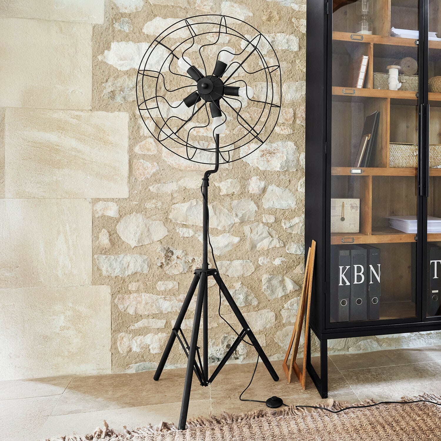 Lampa podłogowa Thunderfield