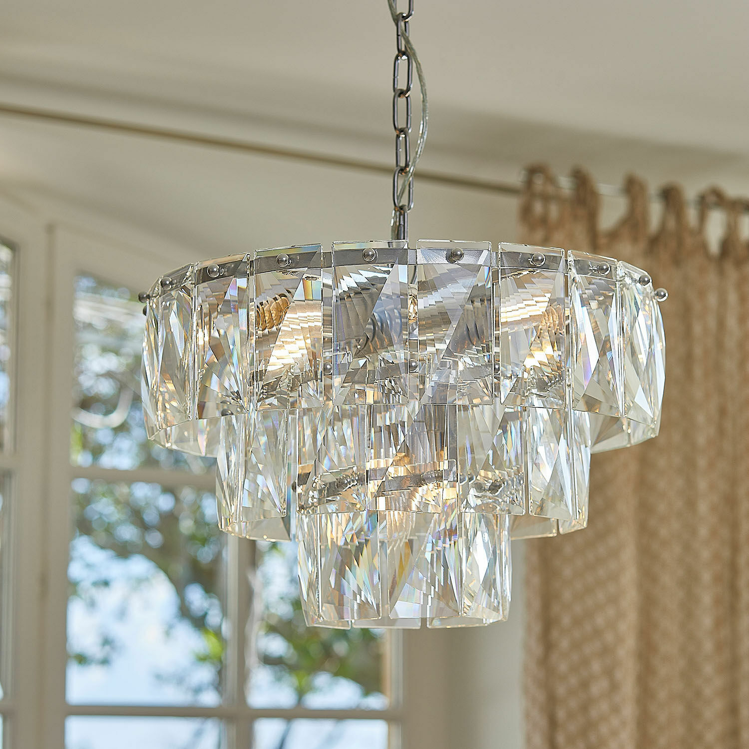 Żyrandol Crystalford Lampa wisząca z przezroczystego szkła z kryształowymi panelami, nowoczesny design oświetlenia do salonu