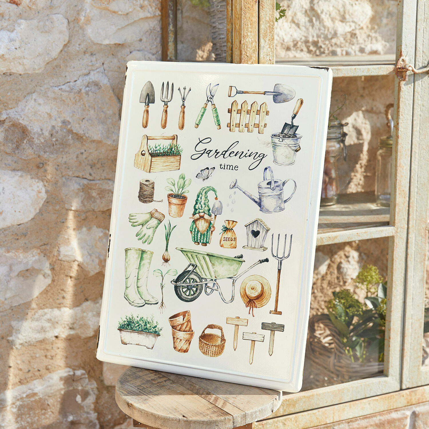 Tabliczka dekoracyjna Whyalla Metalowa tablica dekoracyjna z motywem narzędzi ogrodniczych i napisem Gardening time