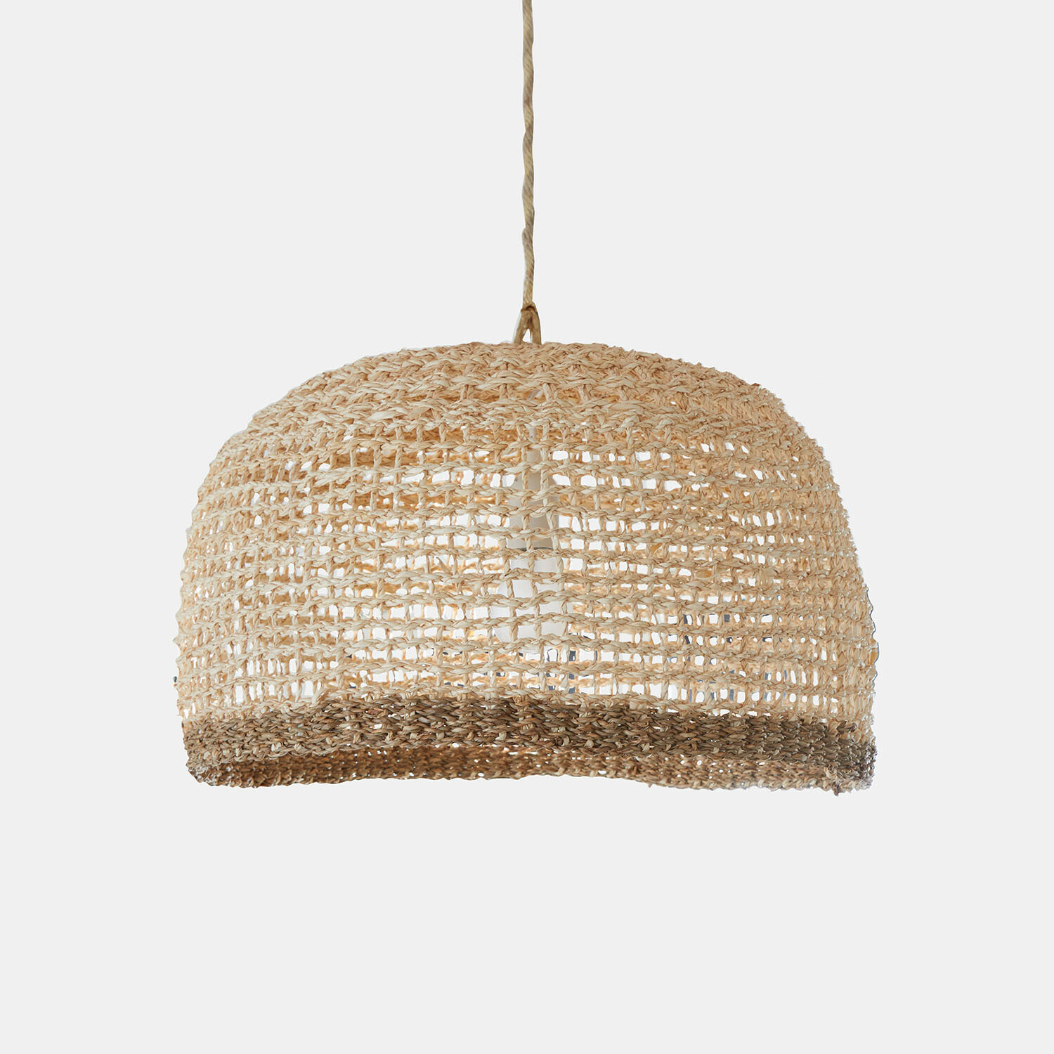 Klosz Sauvrelle Lampa wisząca z plecionego naturalnego materiału w beżowym kolorze, dekoracyjna lampa sufitowa