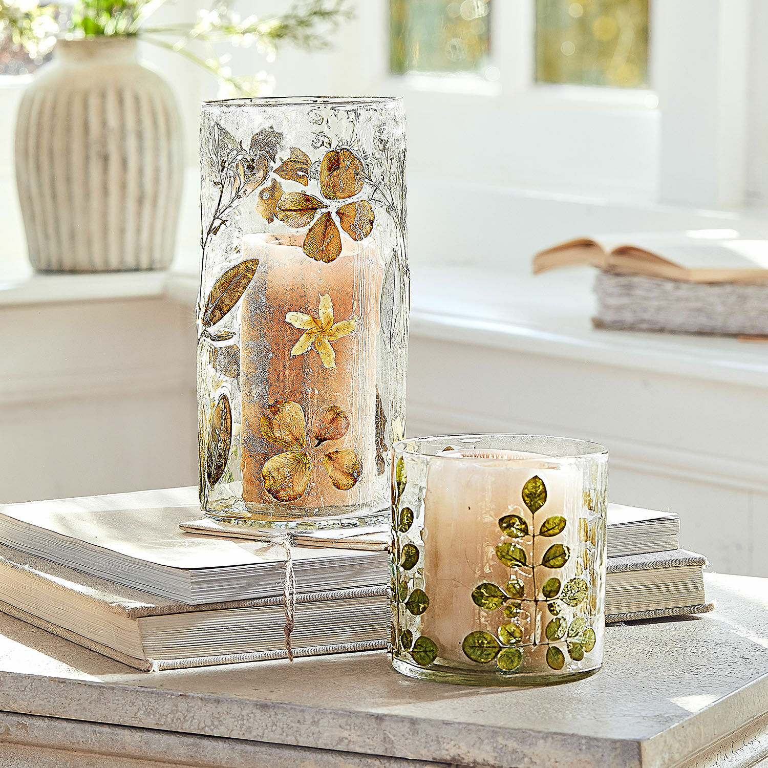 Zestaw 2 lampionów Quoturi Szklane świeczniki z suszonymi kwiatami i liśćmi, naturalny dekoracyjny dodatek do wnętrz