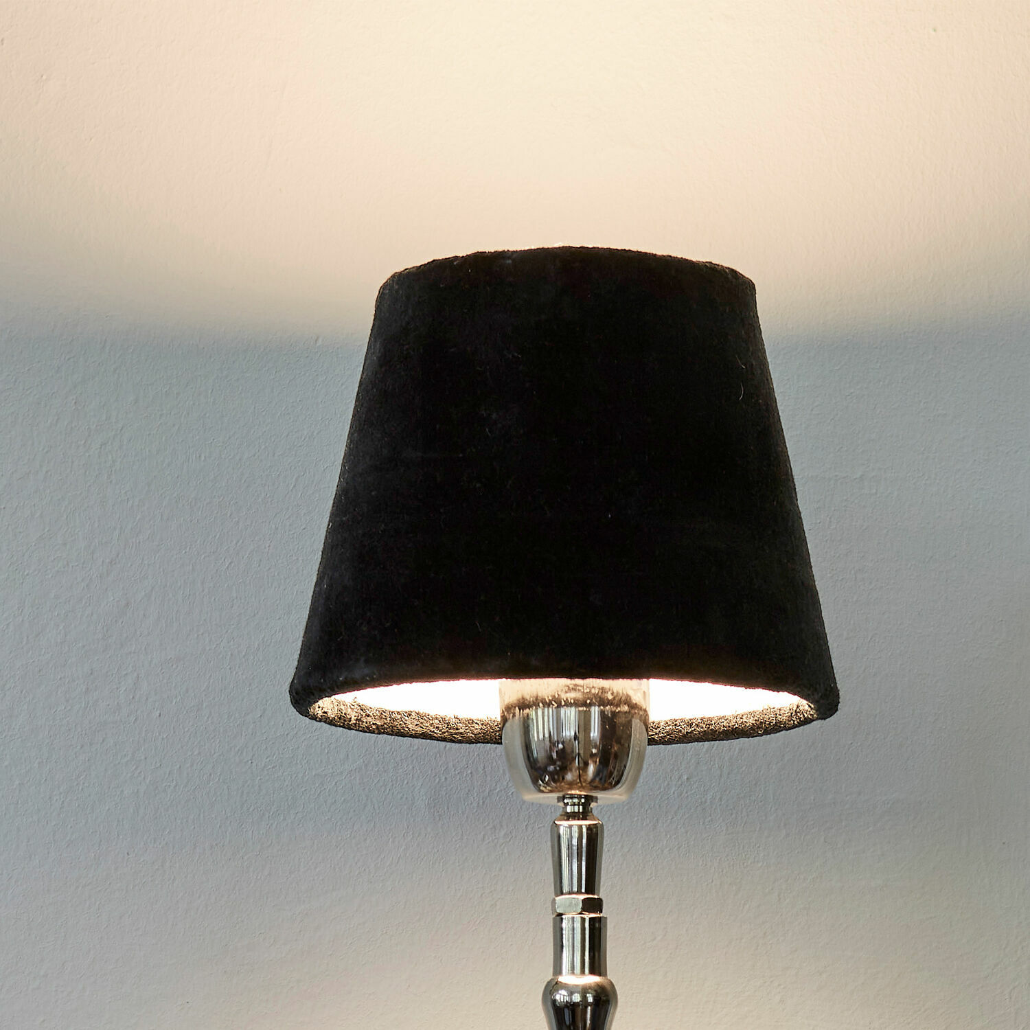 Klosz do lampy Mitters Lampa stołowa z czarnym abażurem i metalową podstawą, nowoczesne oświetlenie do salonu
