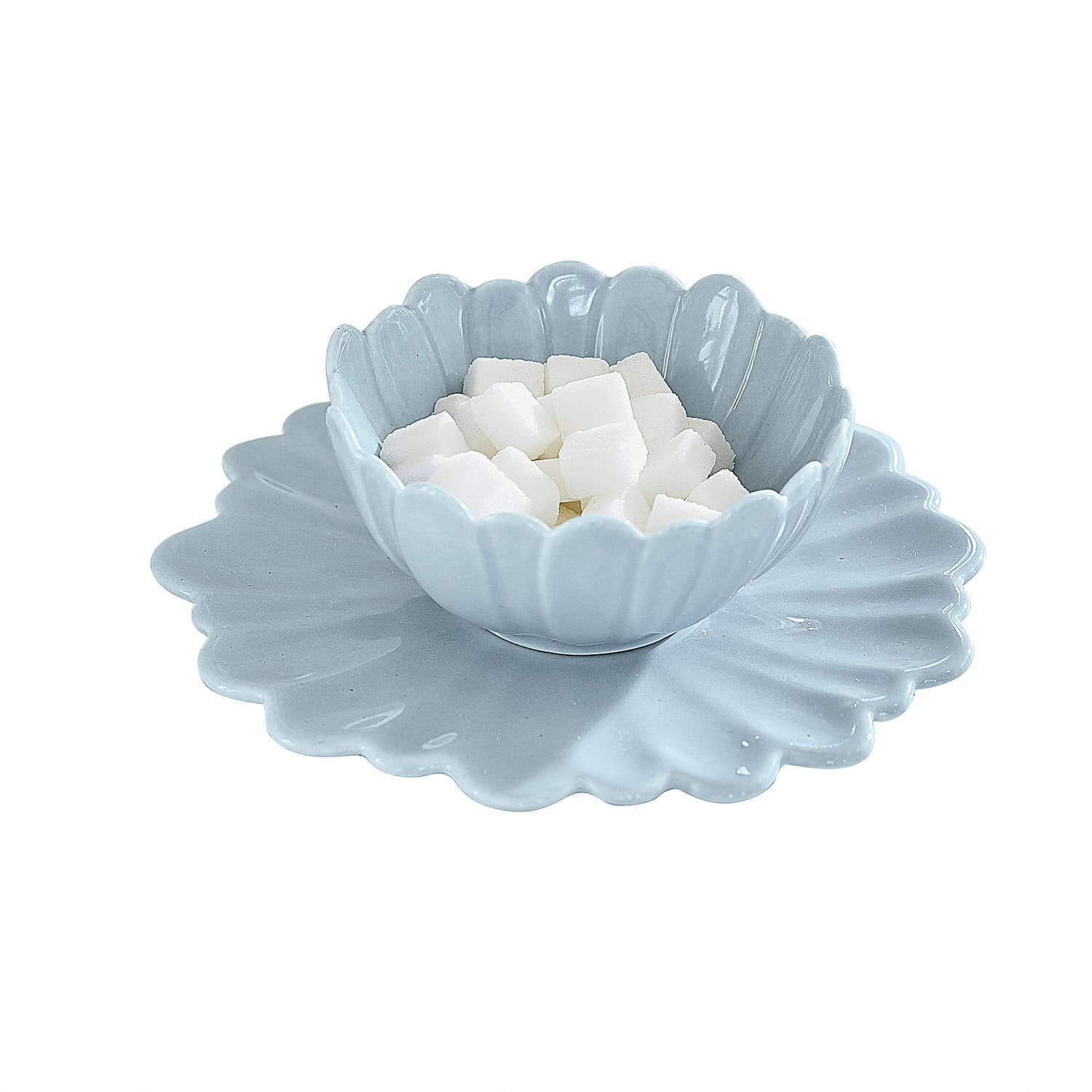 Talerz i miska Tichborne Niebieska ceramiczna miska i talerz w kształcie kwiatu z kostkami cukru, dekoracja stołu